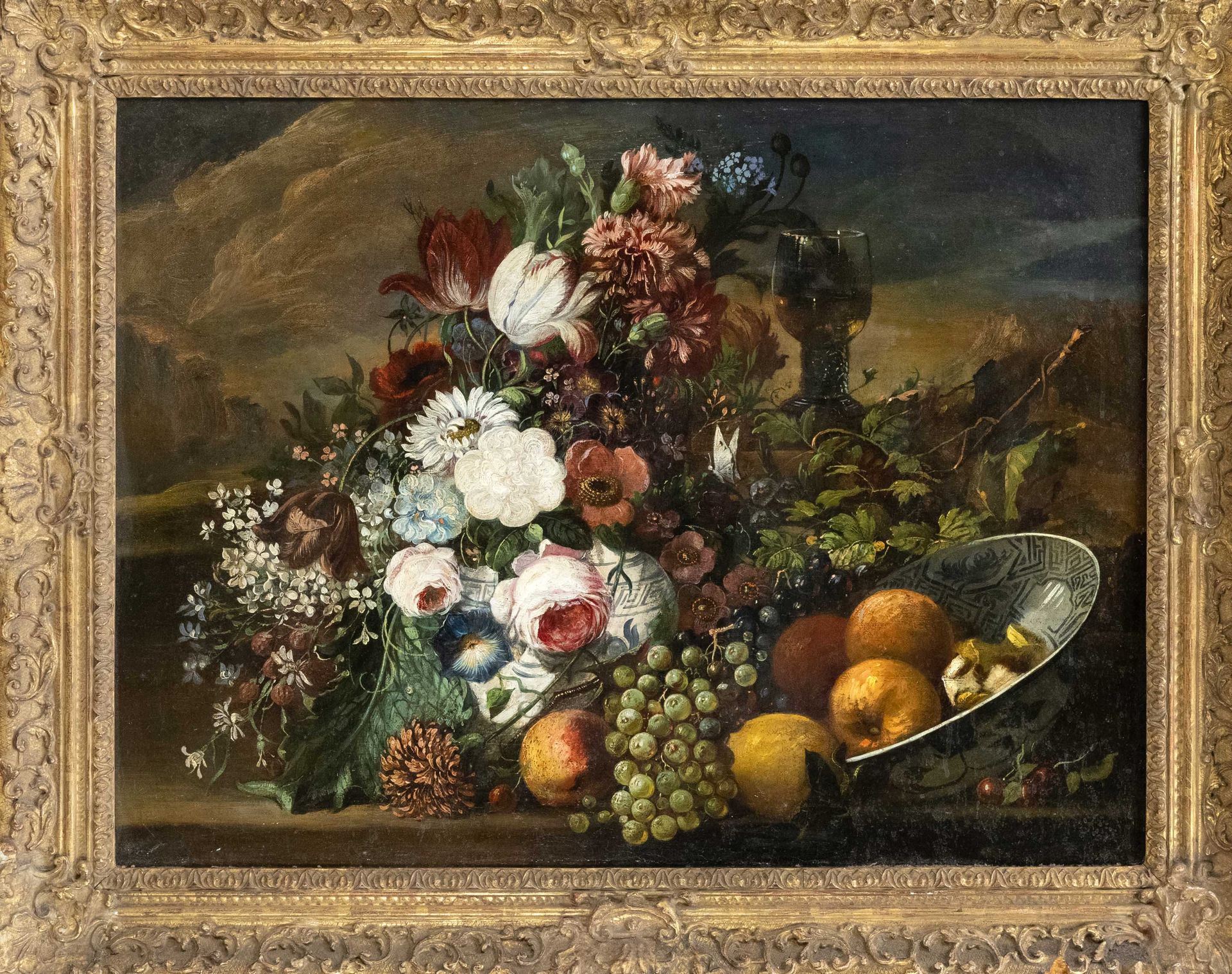 Null Ecole flamande du 17e siècle, nature morte luxuriante avec fleurs, fruits, &hellip;