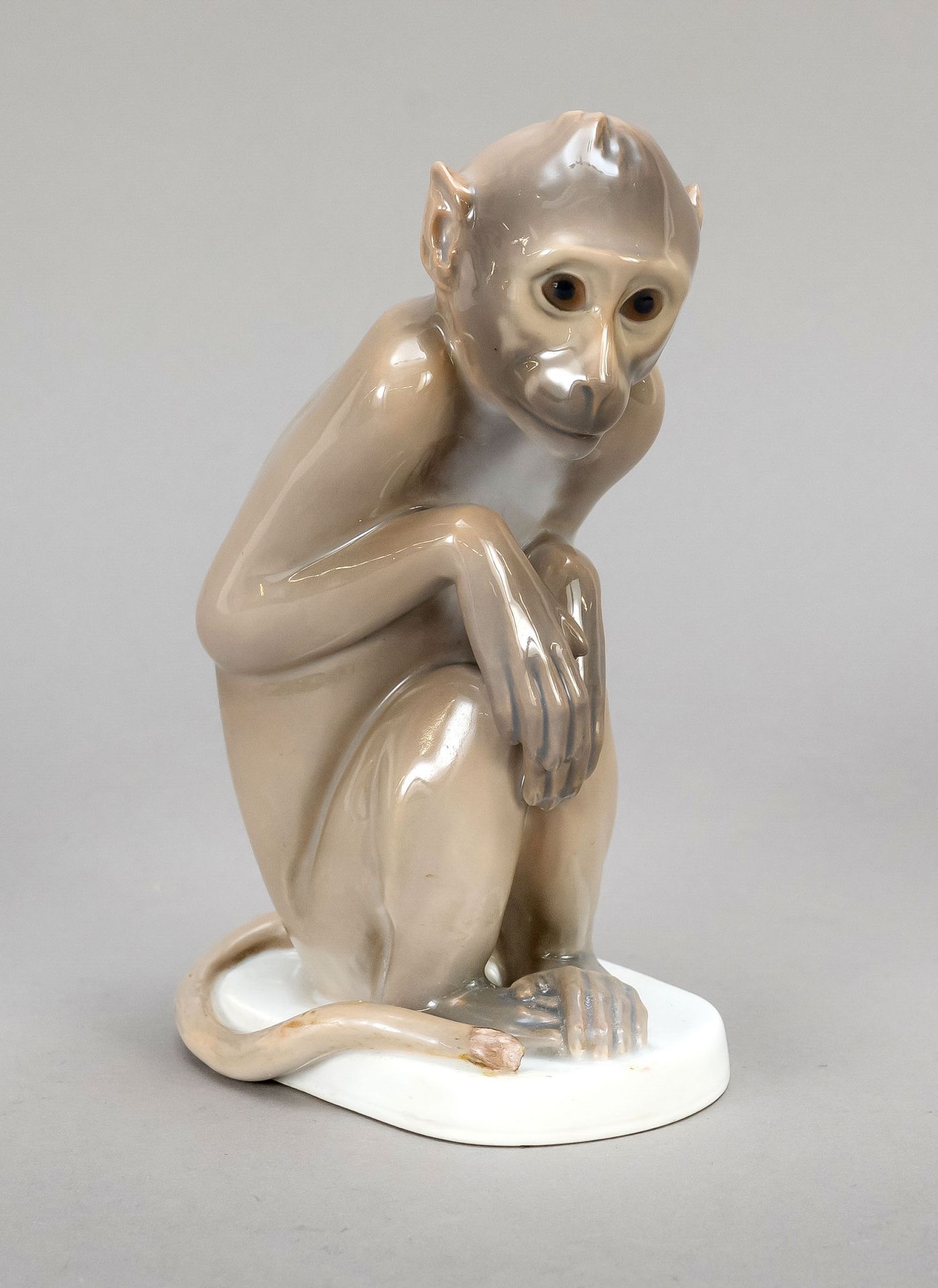 Null 坐着的恒河猴，Bing & Gröndahl，20世纪50年代，模型编号1646，由Irmegard Plockross Irminger设计，釉下彩&hellip;