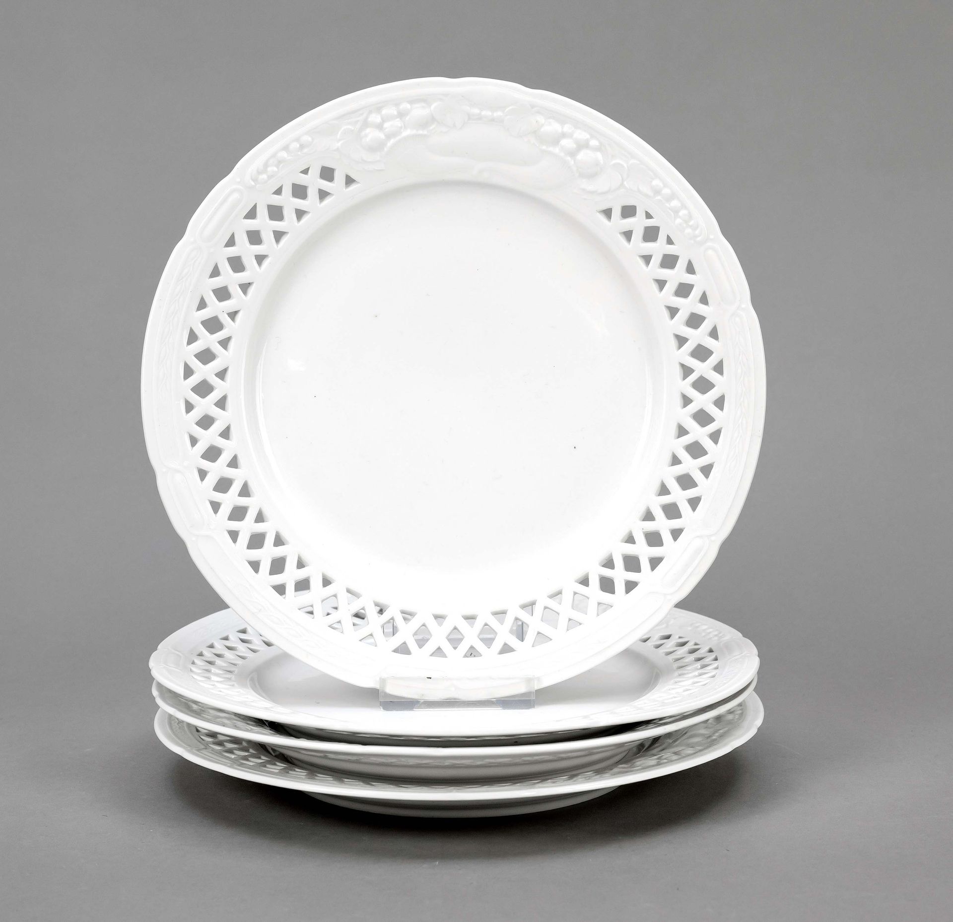 Null Four plates, KPM Berlin, marks 1962-1992, 2nd choice, plate with openwork f&hellip;