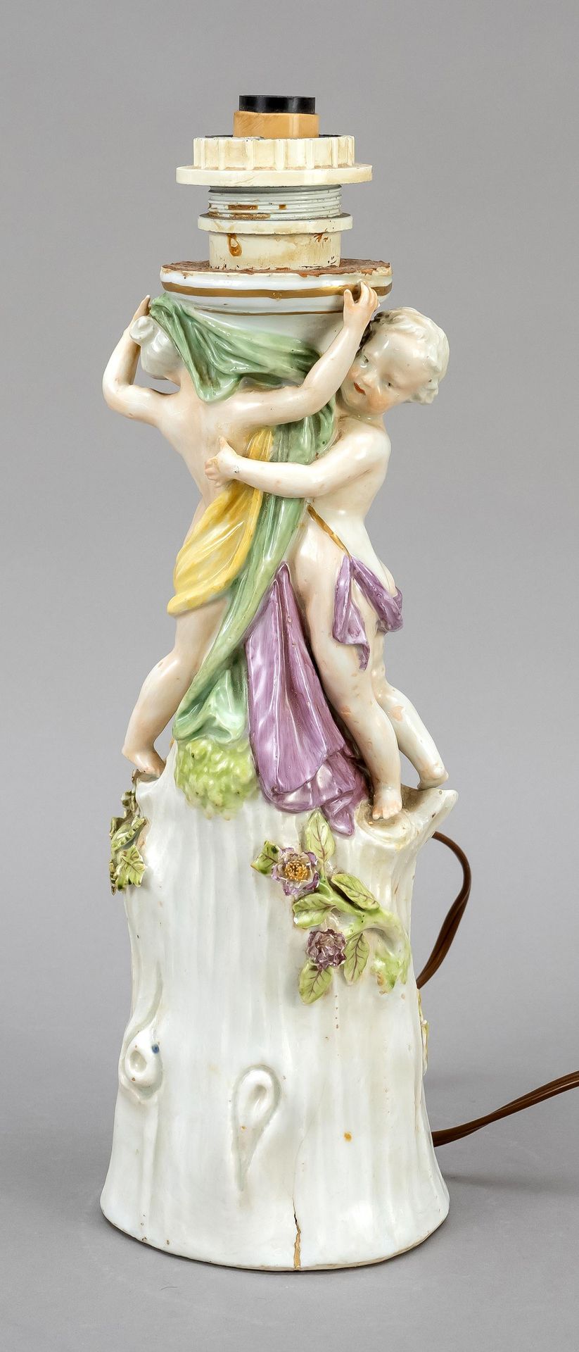 Null Pied de lampe de table figuratif dans le style de Meissen, 19e s., deux put&hellip;