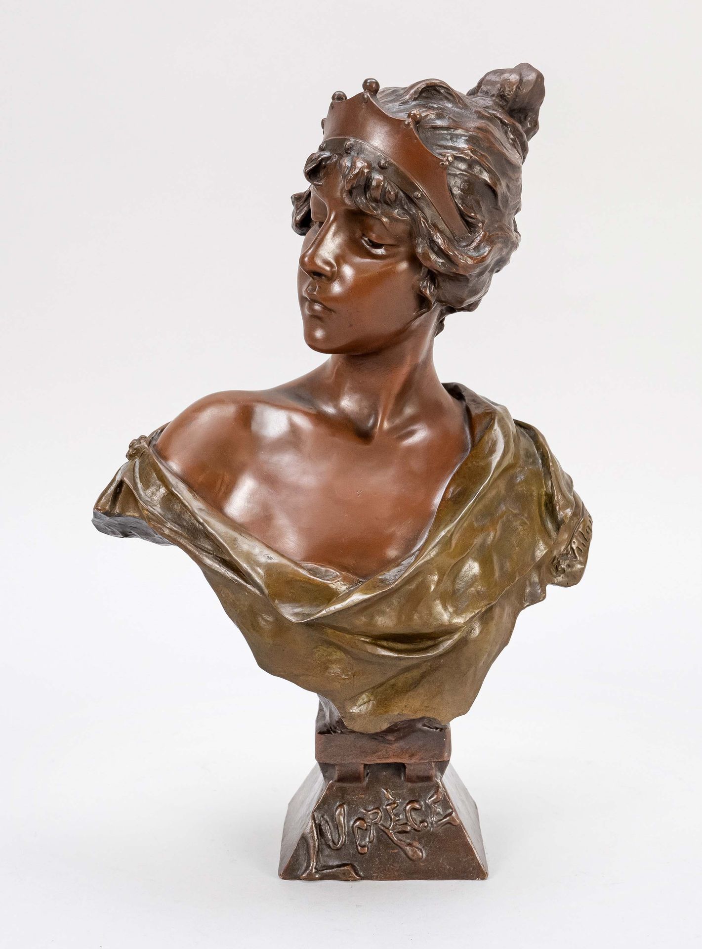 Null Emmanuel Villanis (1858-1914)，法国新艺术派雕塑家，"Lucrèce"，一位优雅的带着皇冠的女士的半身像，棕色和绿色的铜制&hellip;