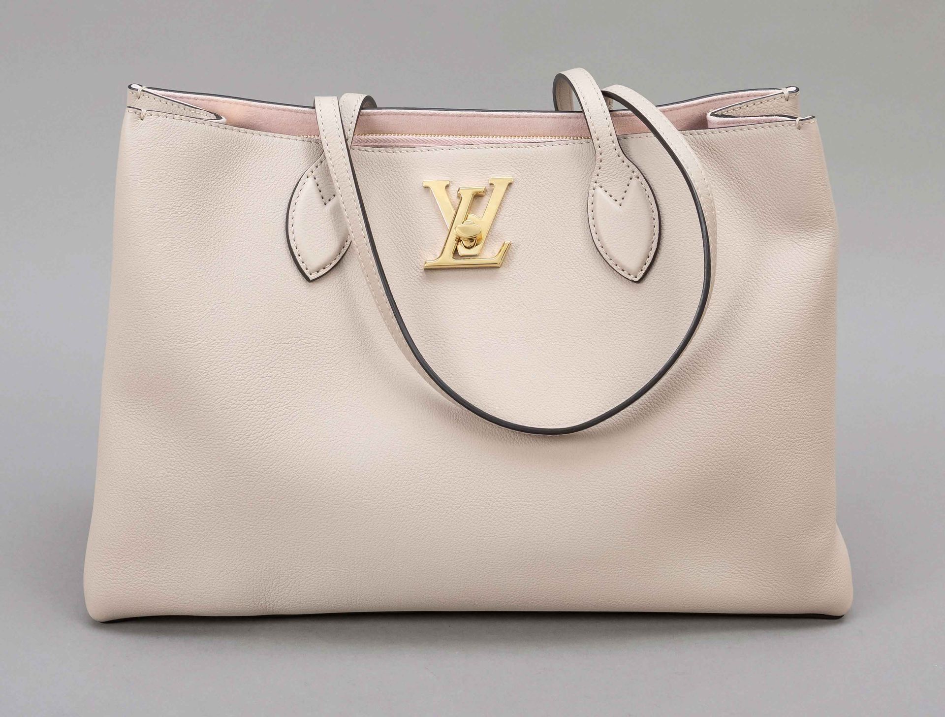 Louis Vuitton, Lockme Shopper Greige, taupe grained calf…