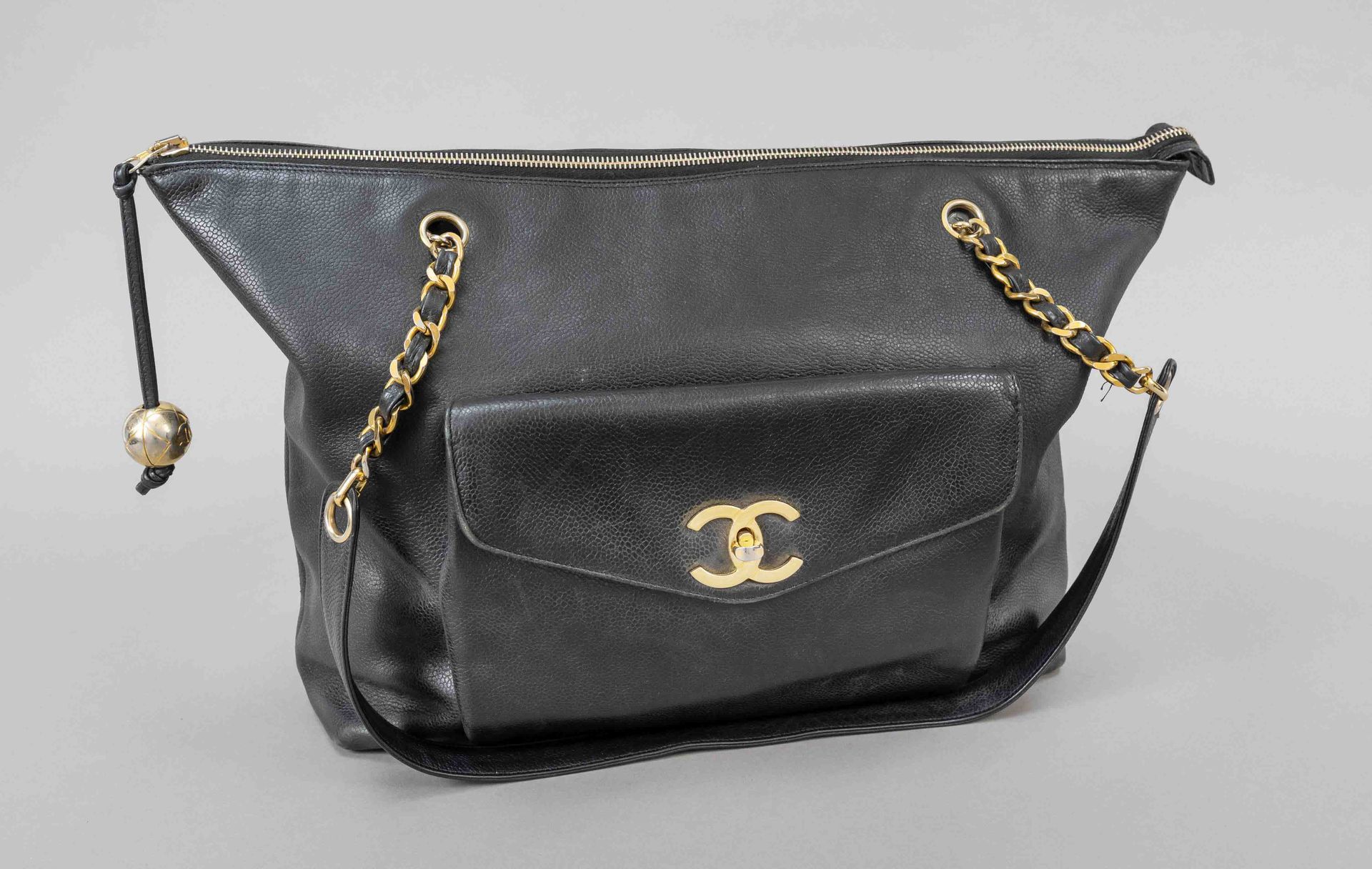 Null Chanel, Shopper vintage grande in pelle di caviale, pelle nera di caviale, &hellip;