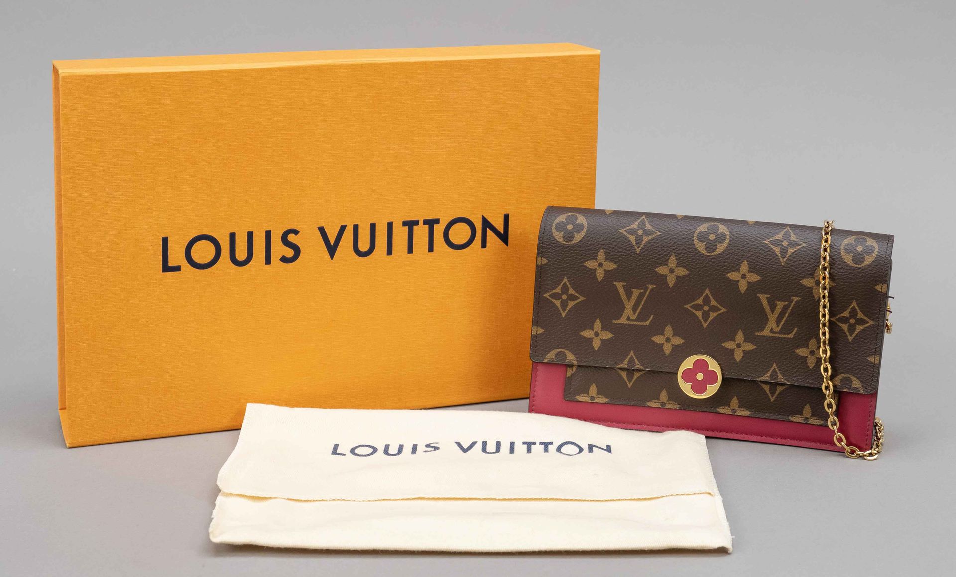 Null Louis Vuitton, Billetera con cadena Flore fucsia, tejido de algodón engomad&hellip;