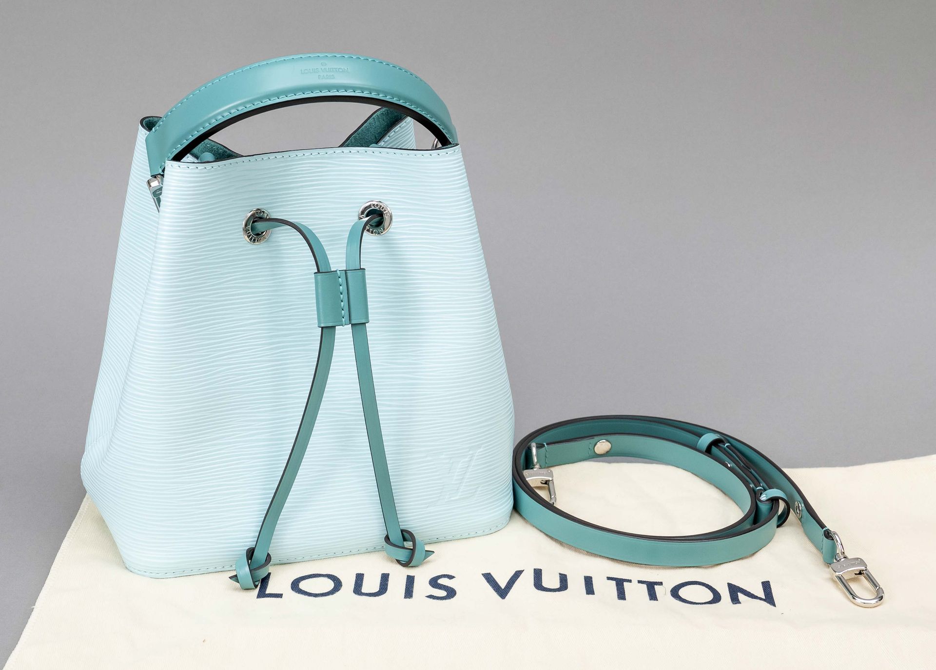 Null Louis Vuitton, NéoNoé BB Epi Leather Bag in Seaside Blue/Green (in dieser F&hellip;