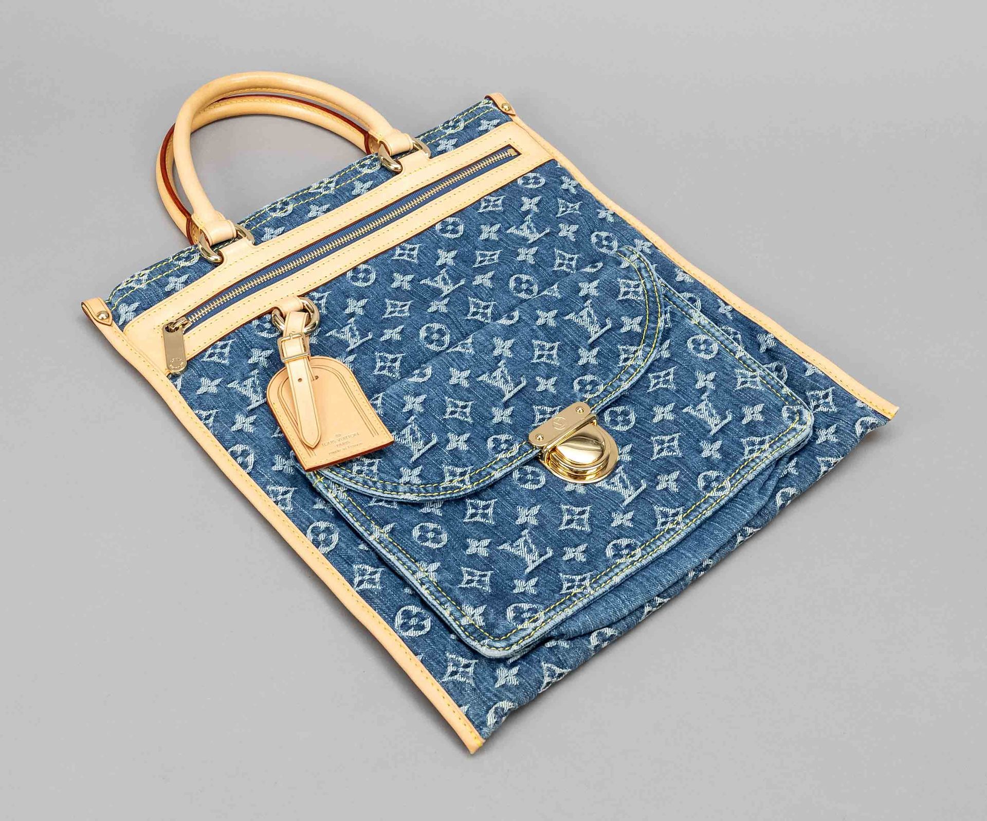 Null Louis Vuitton, Limited Edition Monogram Denim Canvas Flat Shopper, dark blu&hellip;