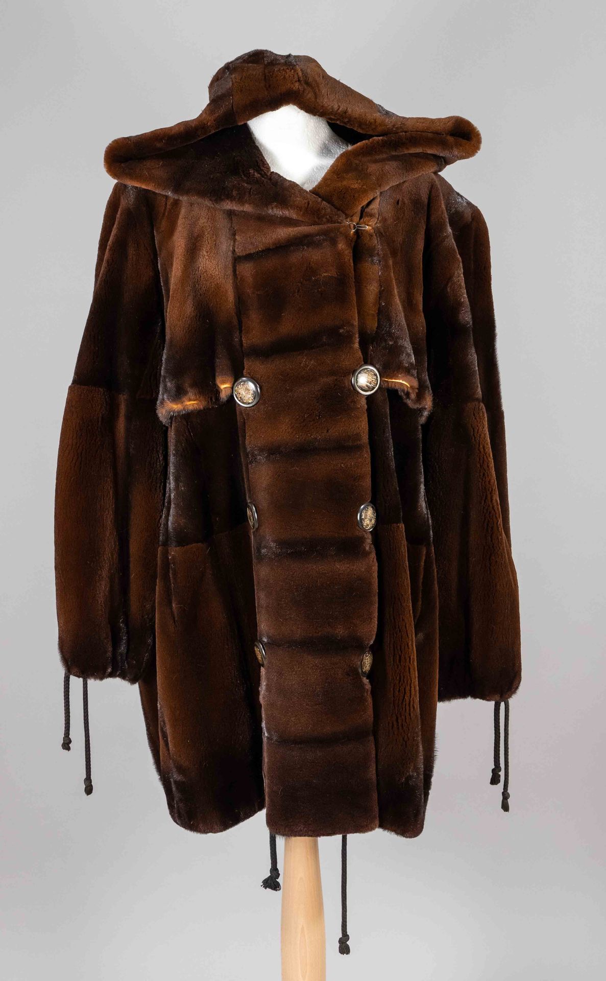 Null Ladies' short coat of shorn mink, 2nd half of the 20th century, short dense&hellip;
