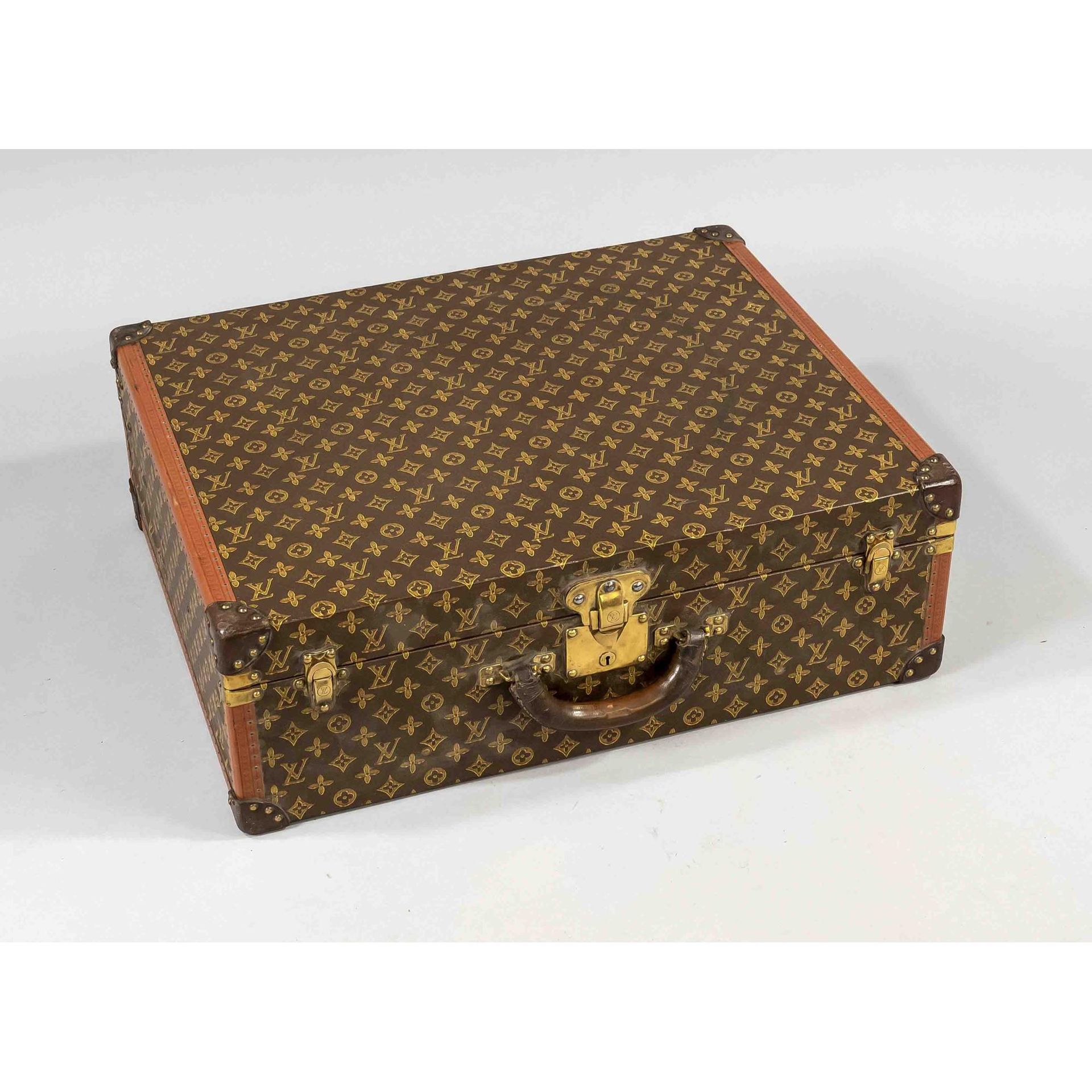 Louis Vuitton, large vintage monogram canvas travel case…