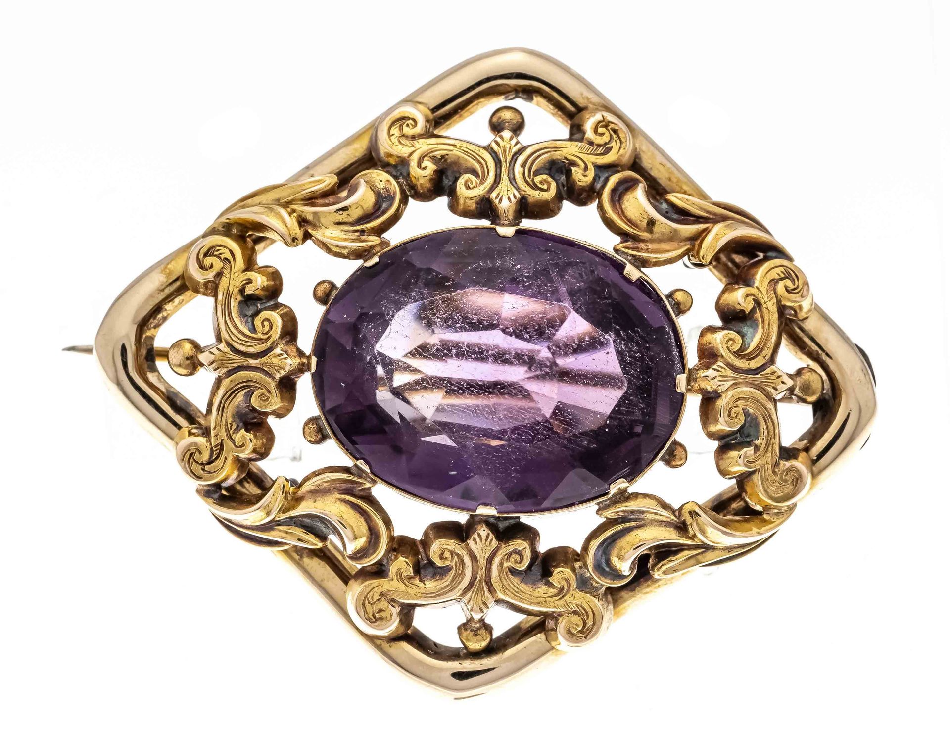 Null Biedermeier紫水晶胸针，约1850年 GG 375/000 无戳记，经测试，带有一个22.3 x 16.9毫米的椭圆形刻面紫水晶，胸针有焊接&hellip;