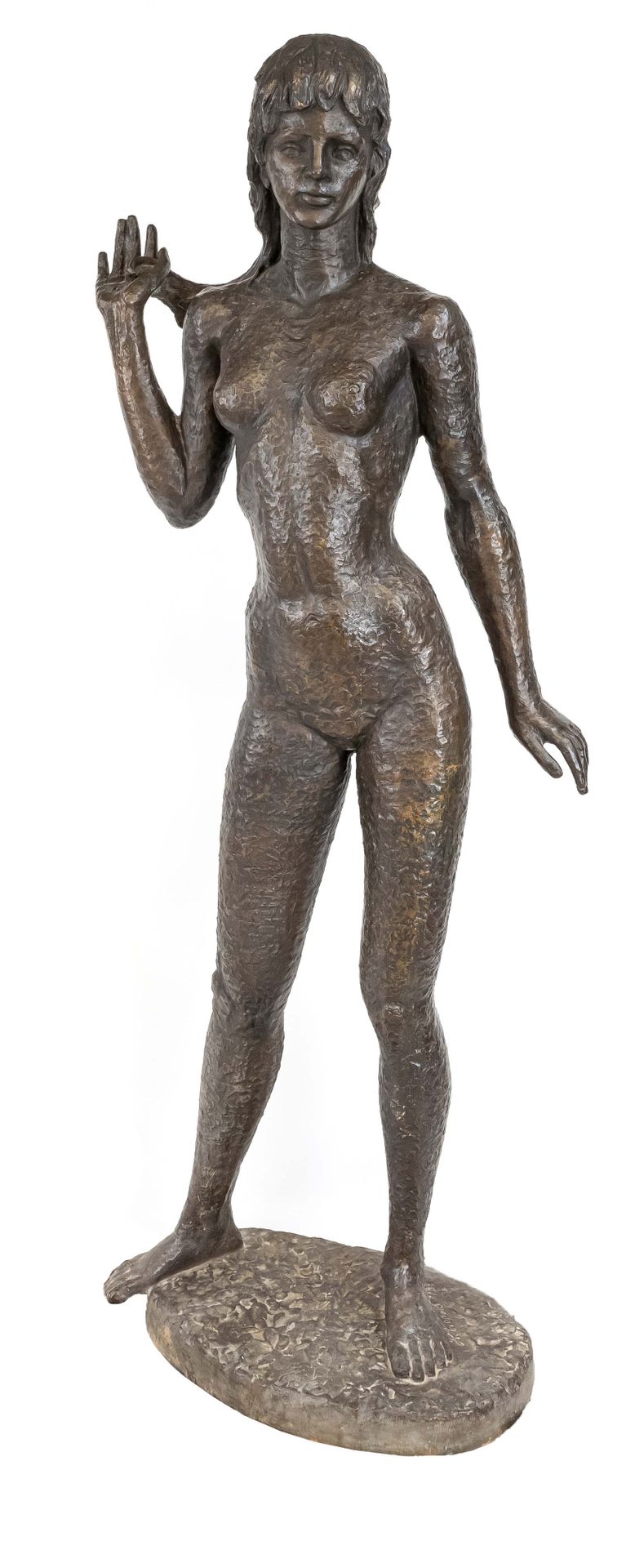 Null H.Liopold，20世纪末的雕塑家，一个站立的女性裸体的真人大小的青铜雕塑，拿着一缕头发，青铜色，支架上有签名和日期1987，高168厘米。