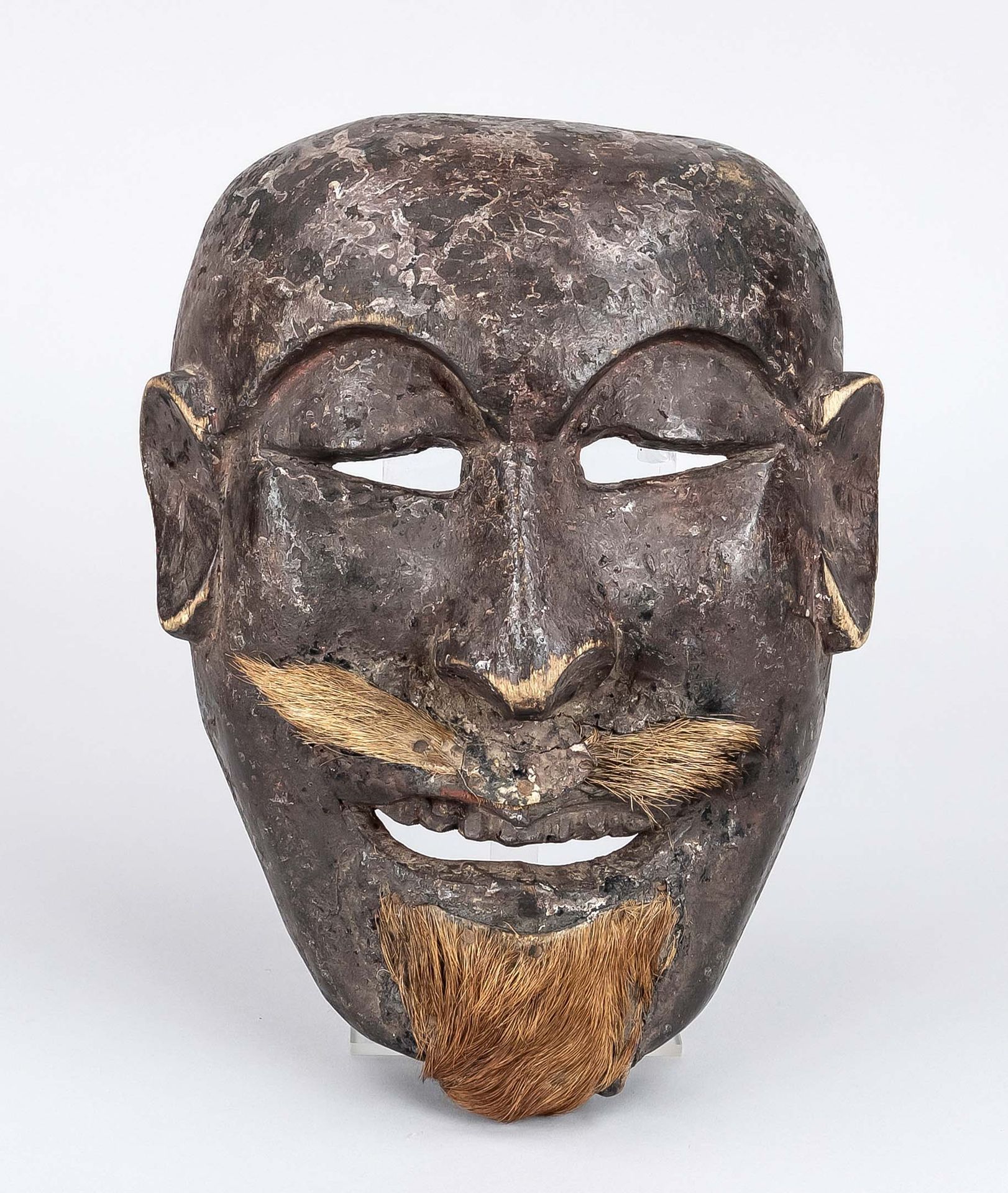 Null 萨满面具，尼泊尔，。19世纪或更早，尼泊尔萨满的漆木面具，有动物毛发修饰，高28厘米