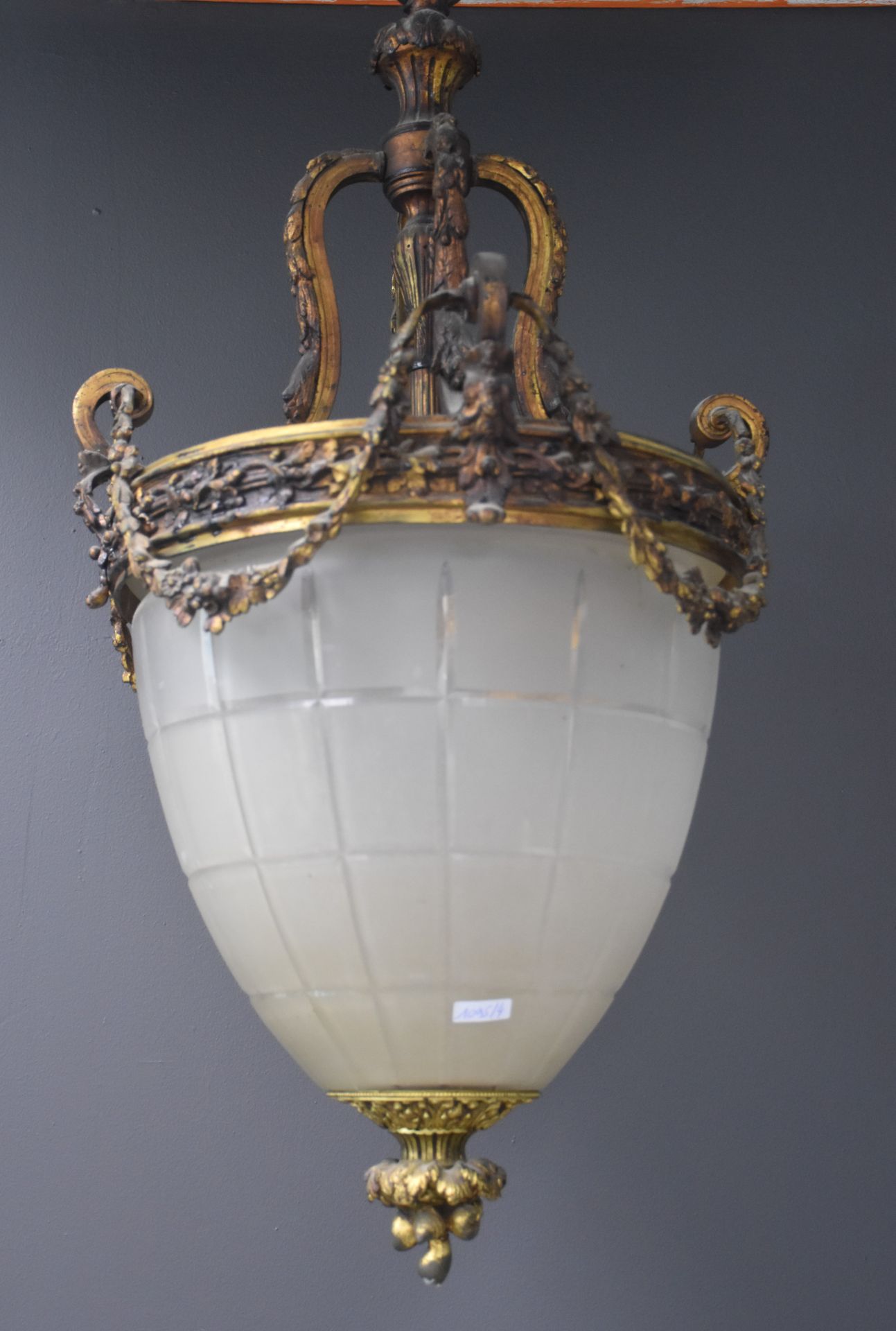 Null Lanterna di sala in bronzo e vetro smerigliato. Stile Napoleone III Ht : 80&hellip;