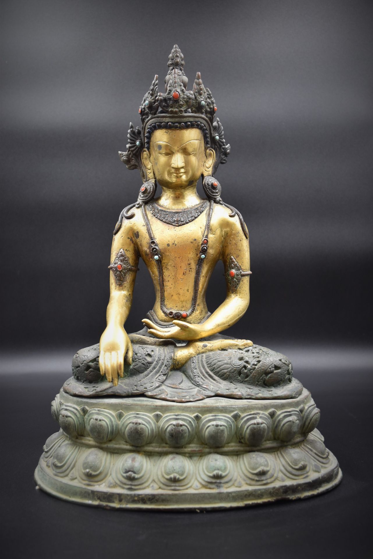 Null Sino Tibetan bronze Buddha. Height : 47 cm.