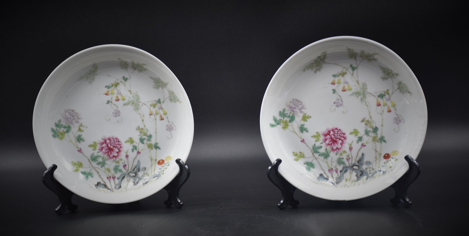 Null Un par de tazas de porcelana china. Marca y punto GUANGXU. Diámetro : 18,5 &hellip;