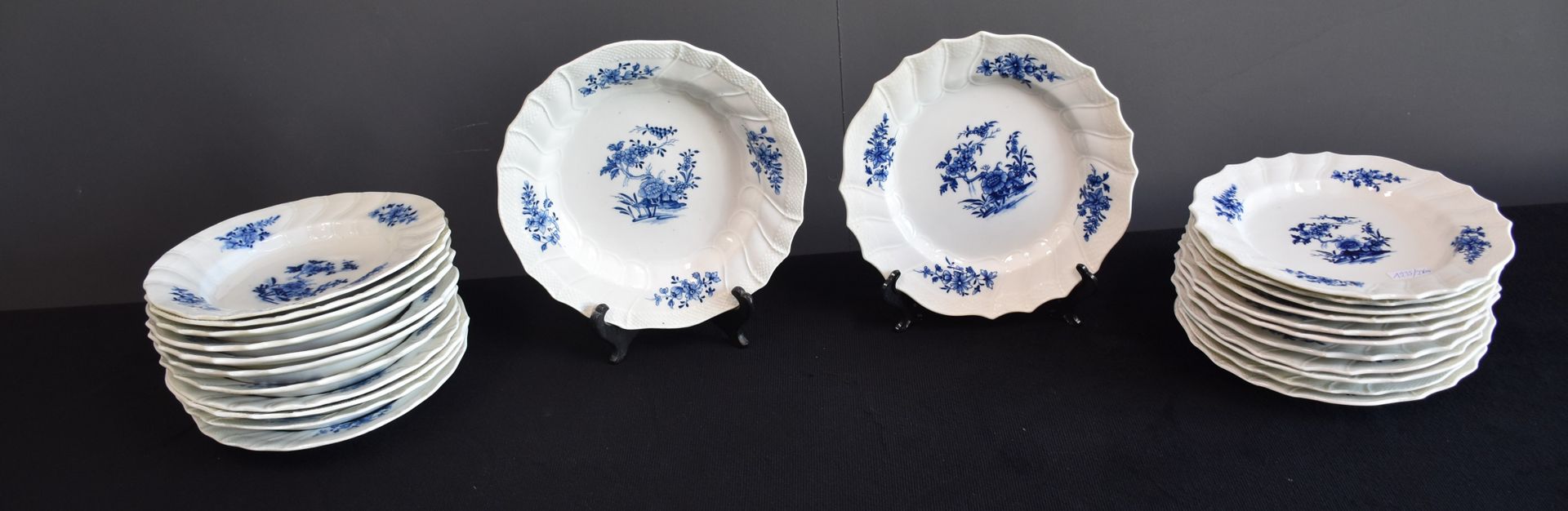 Null Set of 24 plates (12 hollow and 12 flat) in Tournai porcelain with Ronda, w&hellip;