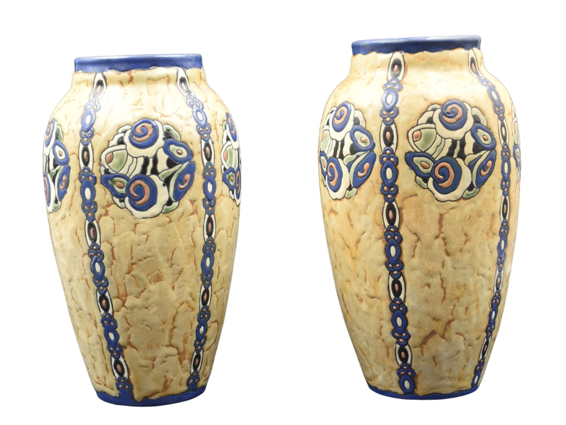 Charles Catteau (1880-1966). Charles CATTEAU (1880-1966). Paar Vasen aus Boch Ke&hellip;