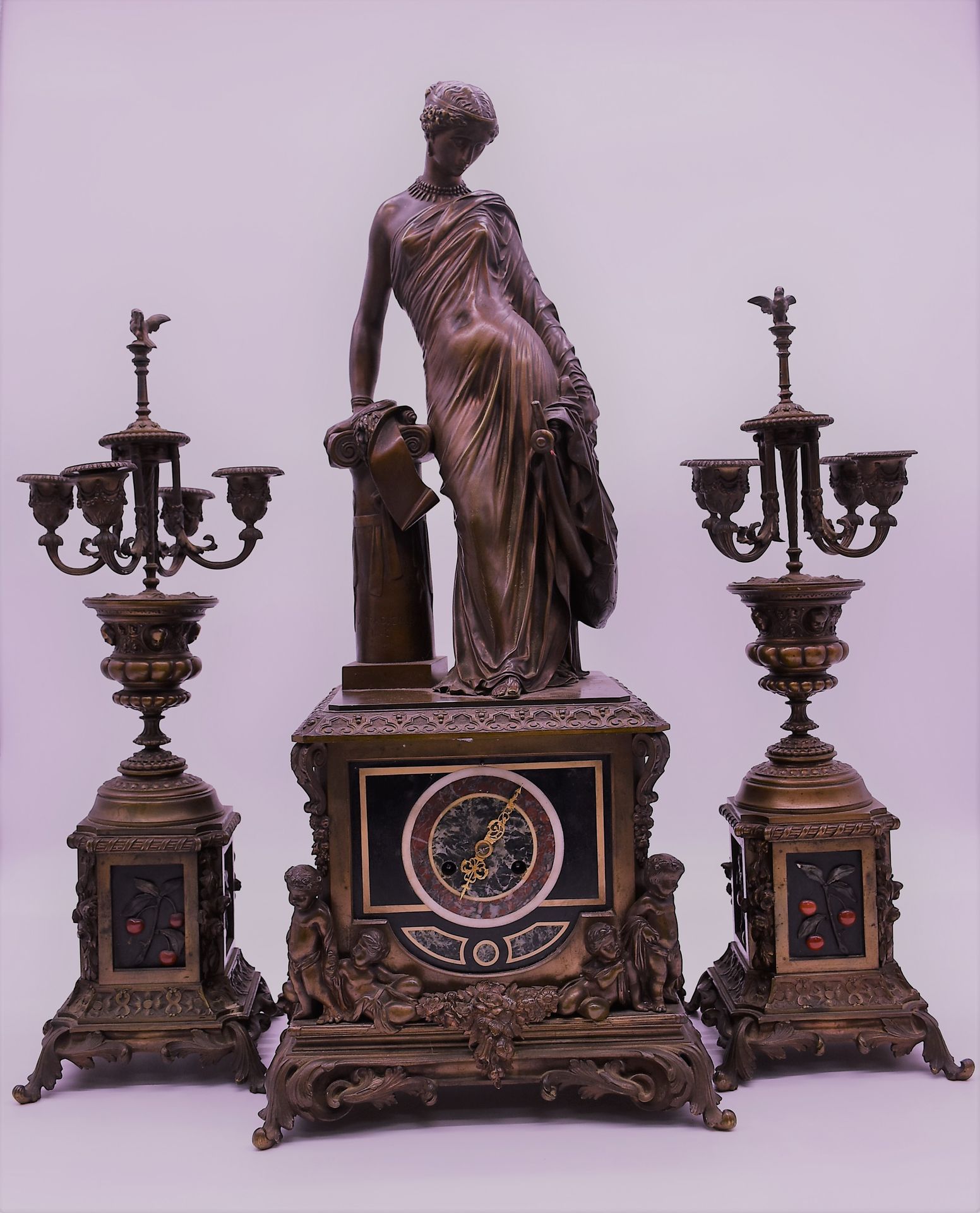 James PRADIER (1790-1852) 詹姆斯-普拉德尔（1790-1852）。维克多-帕亚尔（Victor Paillard）铸造师 青铜和大理石&hellip;