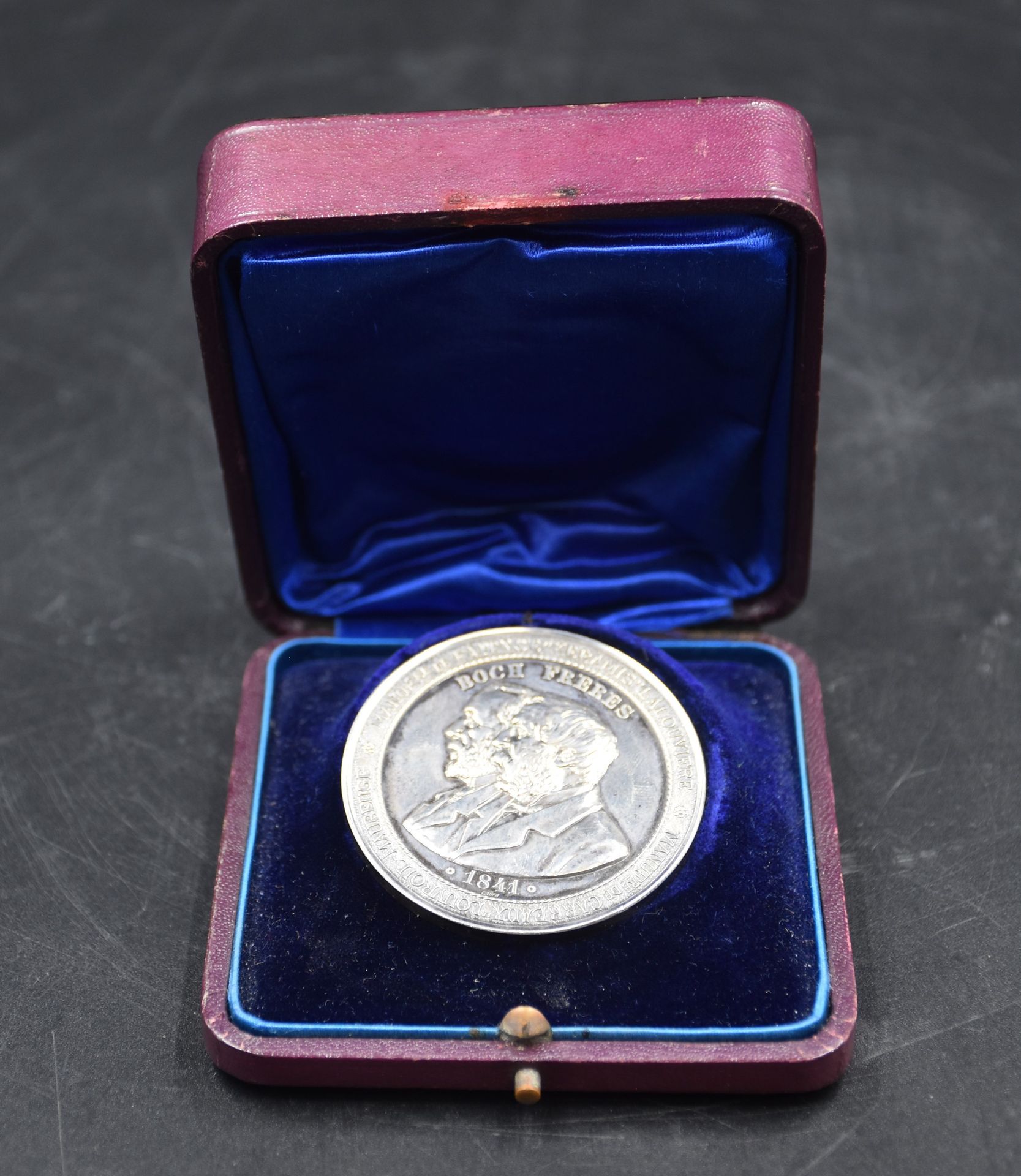 Null Médaille commémorative Boch Kéramis en argent. En récompense à Léopold Lefe&hellip;