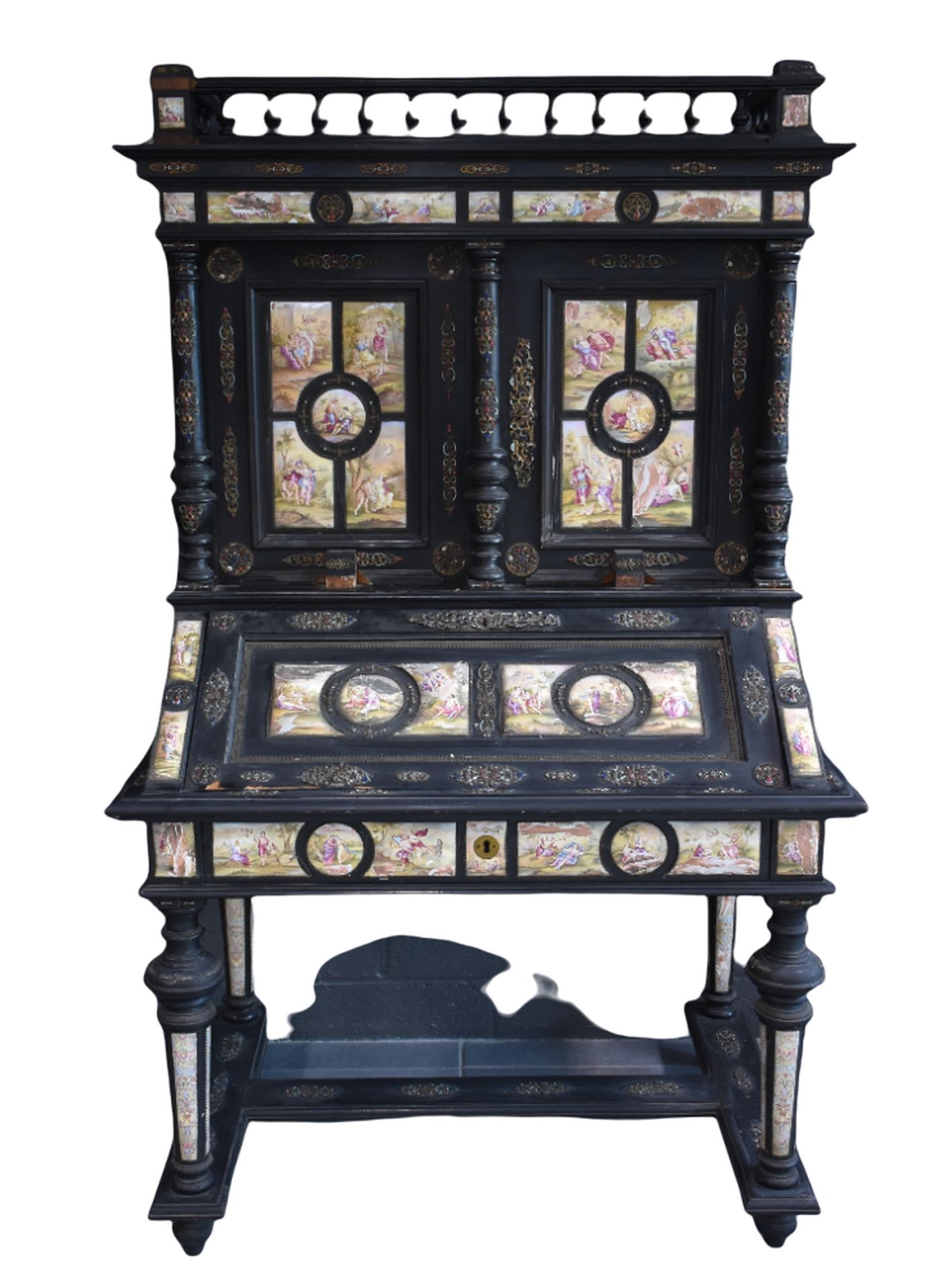 Null Viennese cabinet circa 1860 of renaissance style decorated with numerous en&hellip;