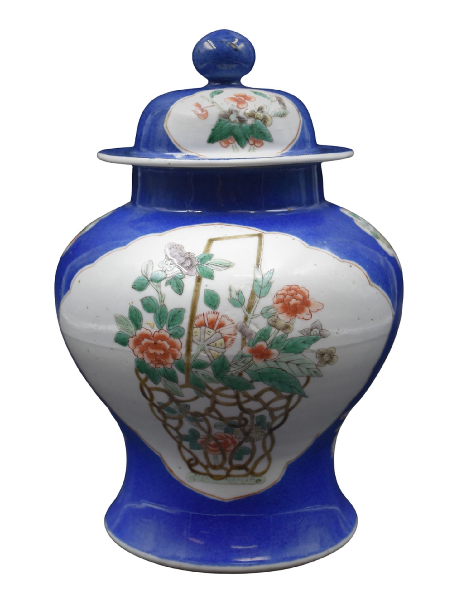 Null Vase aus chinesischem Porzellan um 1900. Es wird auf einen Brennfehler hing&hellip;