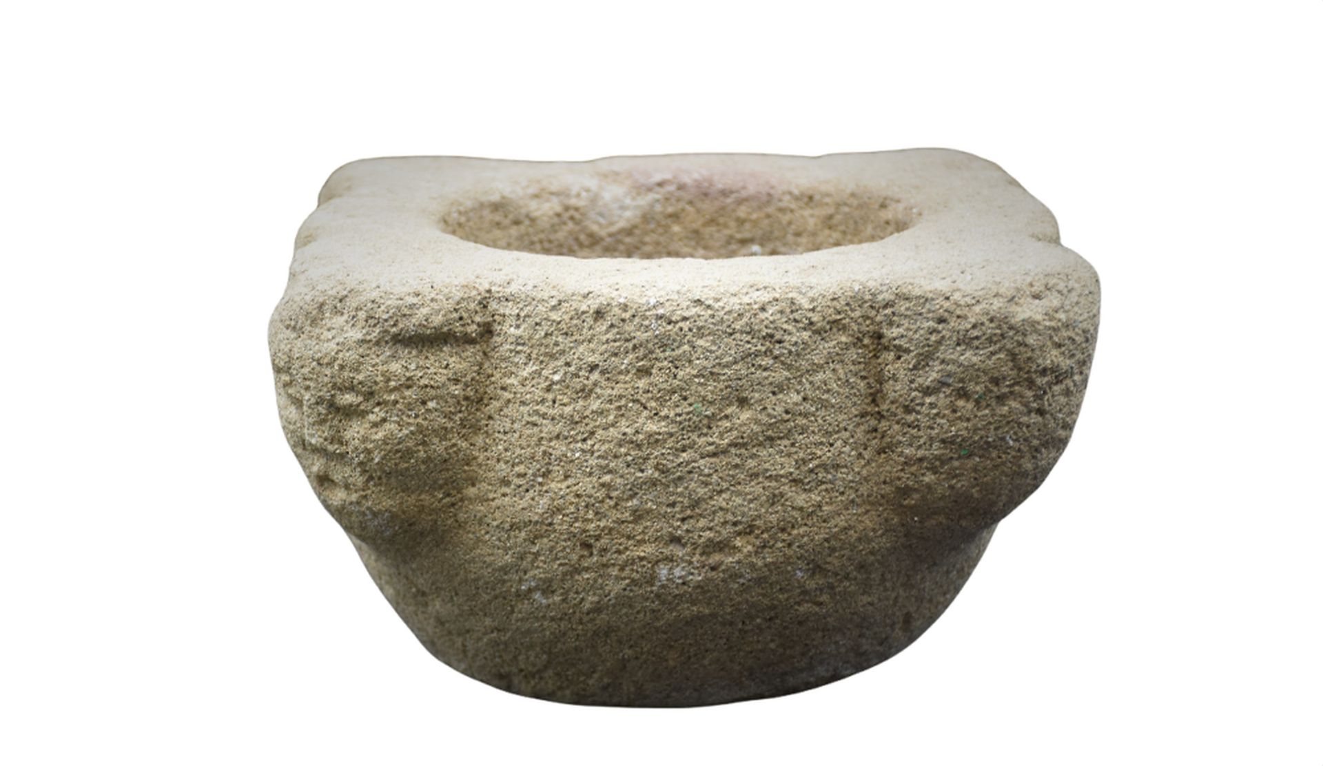 Null Stone mortar decorated with four heads. (Wear). Italy medieval period. Heig&hellip;