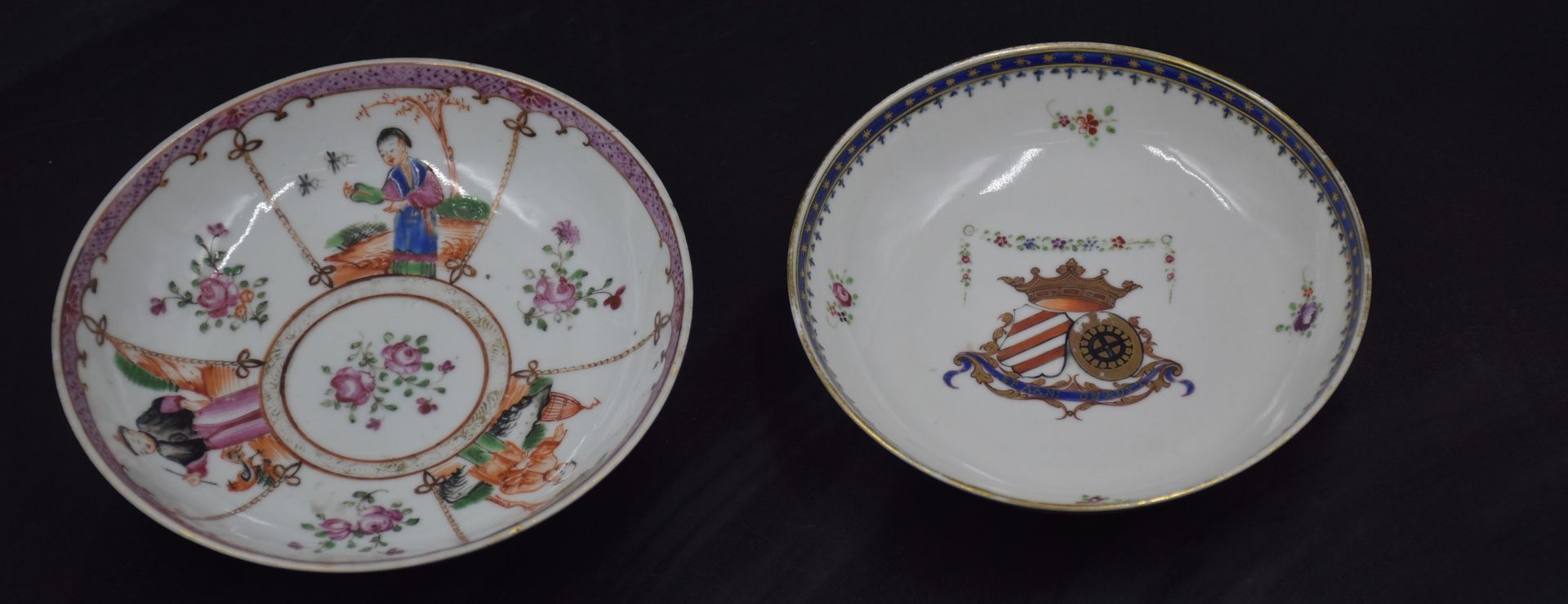 Null Set of two 18th century Chinese porcelain saucers of the Company of India, &hellip;