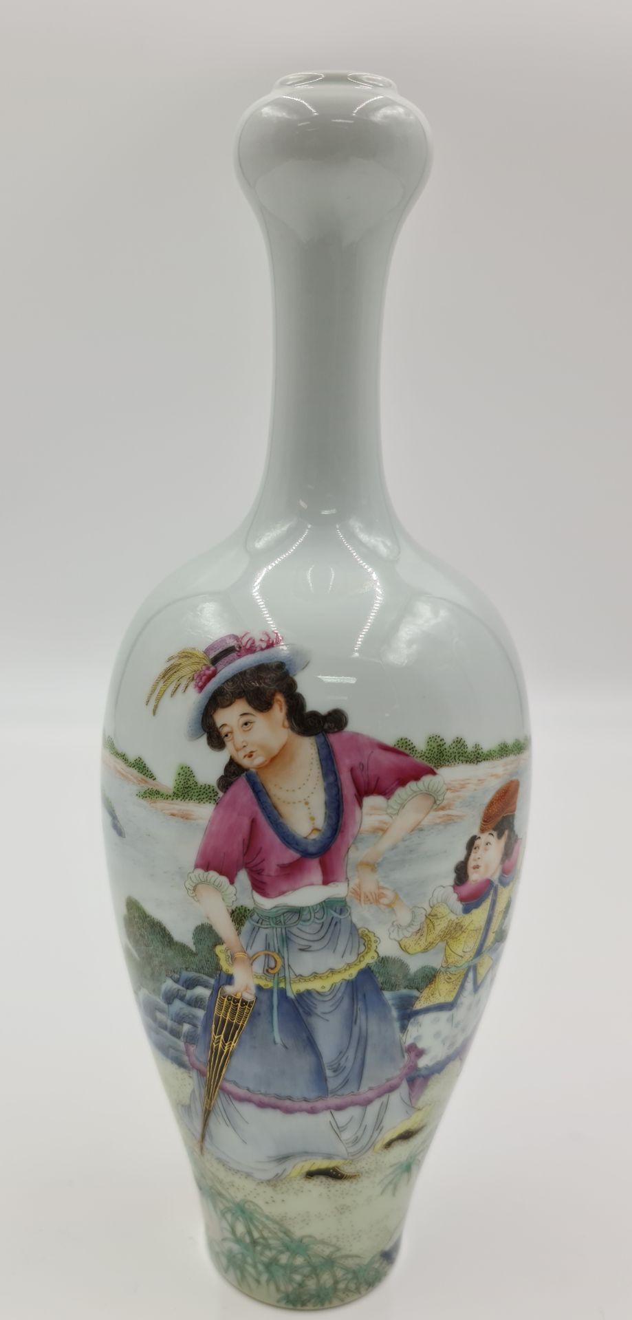 Null Vase aus chinesischem Porzellan mit einer apokryphen Marke Yongzhen. Selten&hellip;