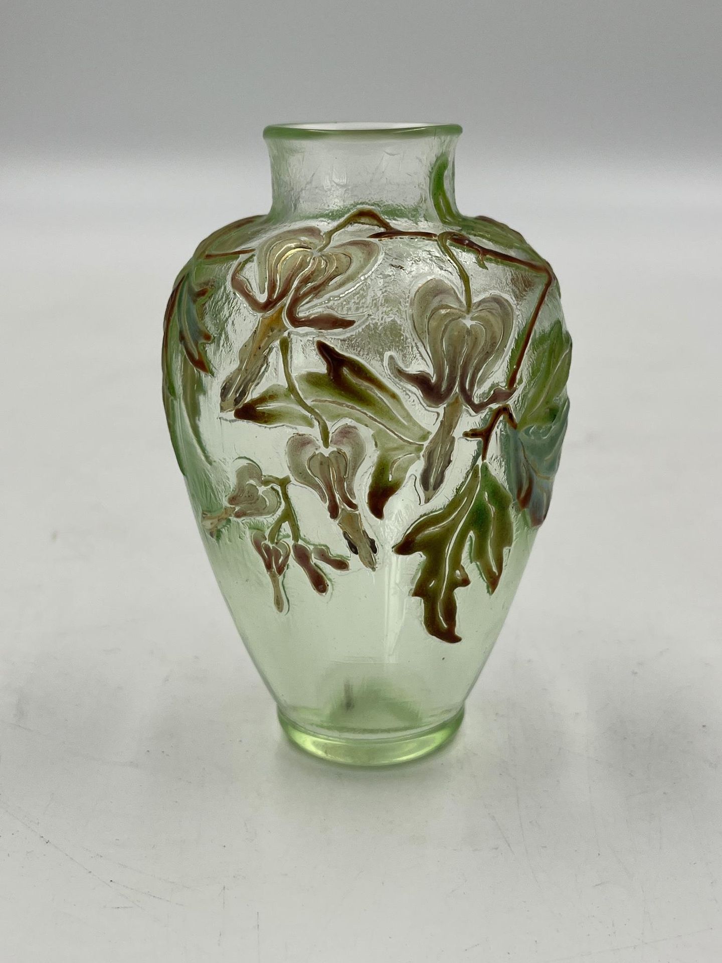 Émile GALLÉ (1846-1904) Émile GALLÉ (1846-1904). Vase urane art nouveau de la cr&hellip;