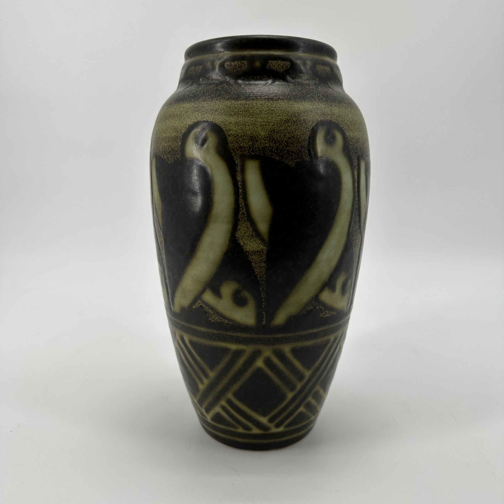 Charles CATTEAU (1880-1966). Charles CATTEAU (1880-1966). Vase Boch Keramis art &hellip;