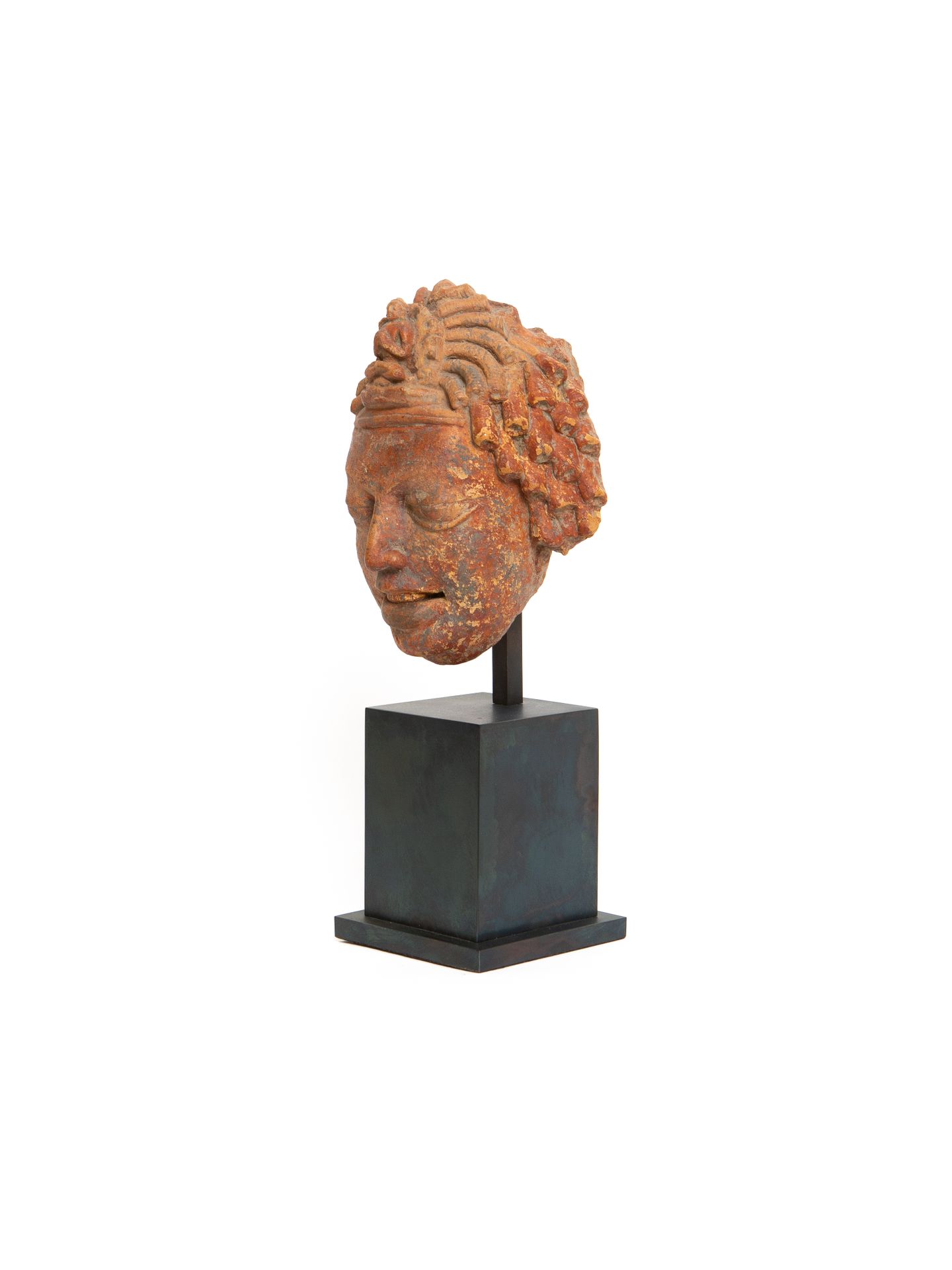 Null Indien, Gupta-Zeit, 5.-6. Jahrhundert 

Seltener Terrakotta-Kopf, der den B&hellip;