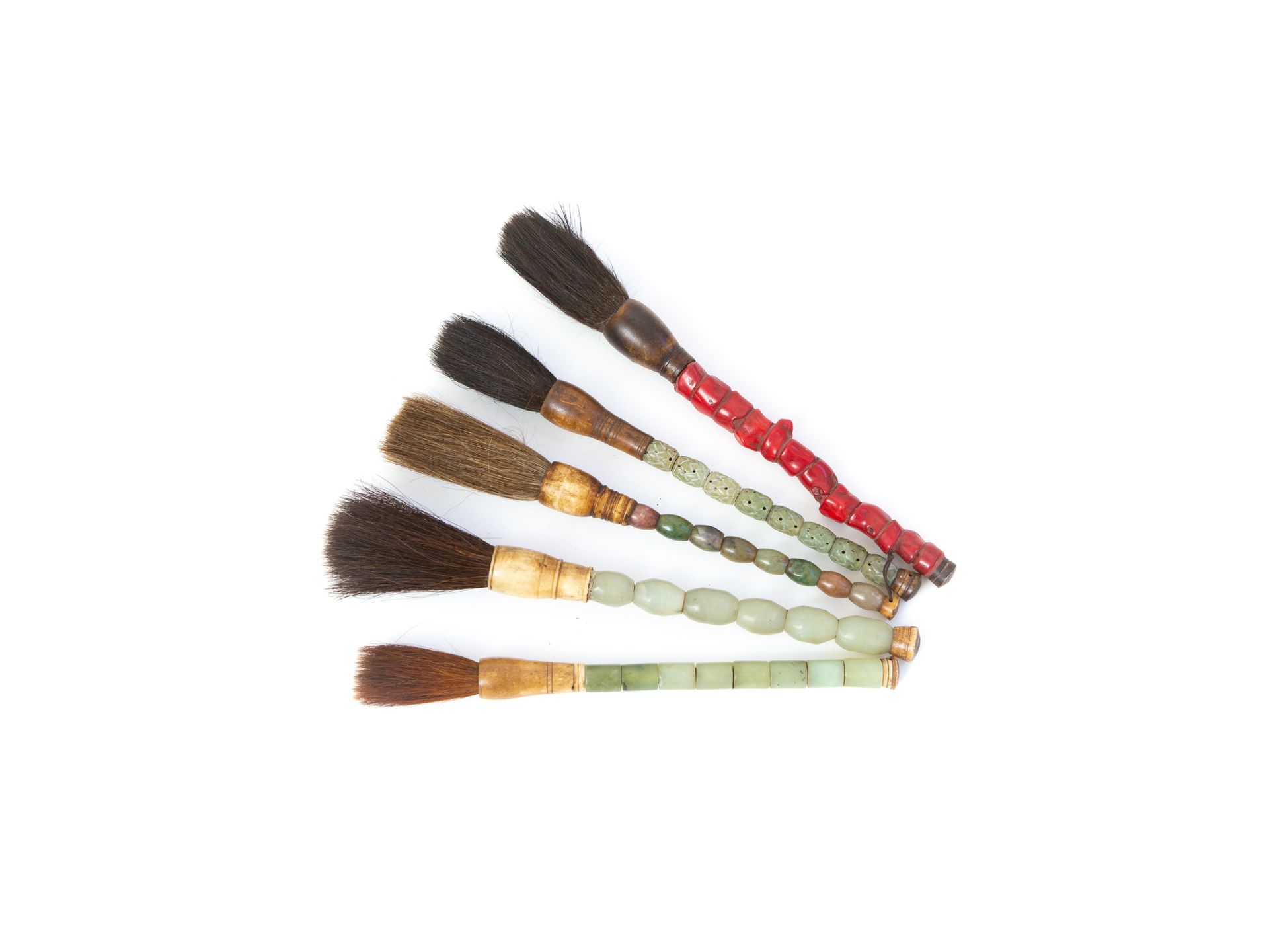 Null CHINA - Set of five calligraphy brushes in jade, coral, hard stone, bone an&hellip;