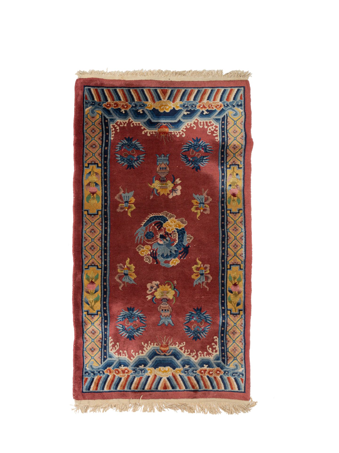 Null Tapis Chine Shanghaï milieu XXe siècle

Champ prune à motifs de huit phénix&hellip;