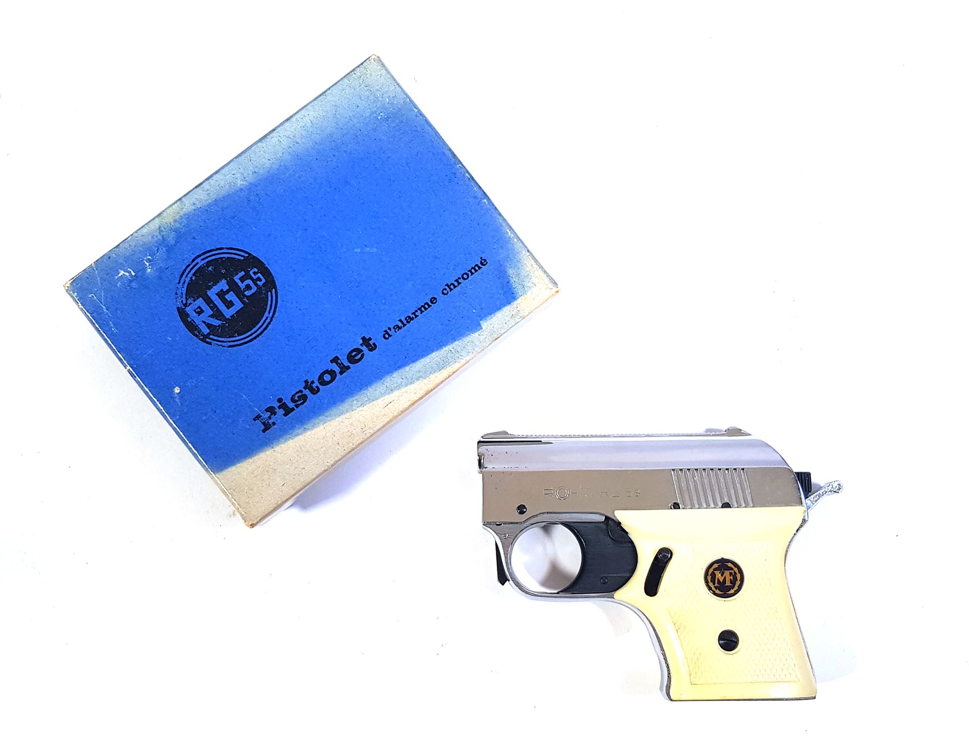 Null Alarm-Pistole MANUFRANCE ROHM RG5S.

L. 10,5 cm

In der Originalschachtel

&hellip;