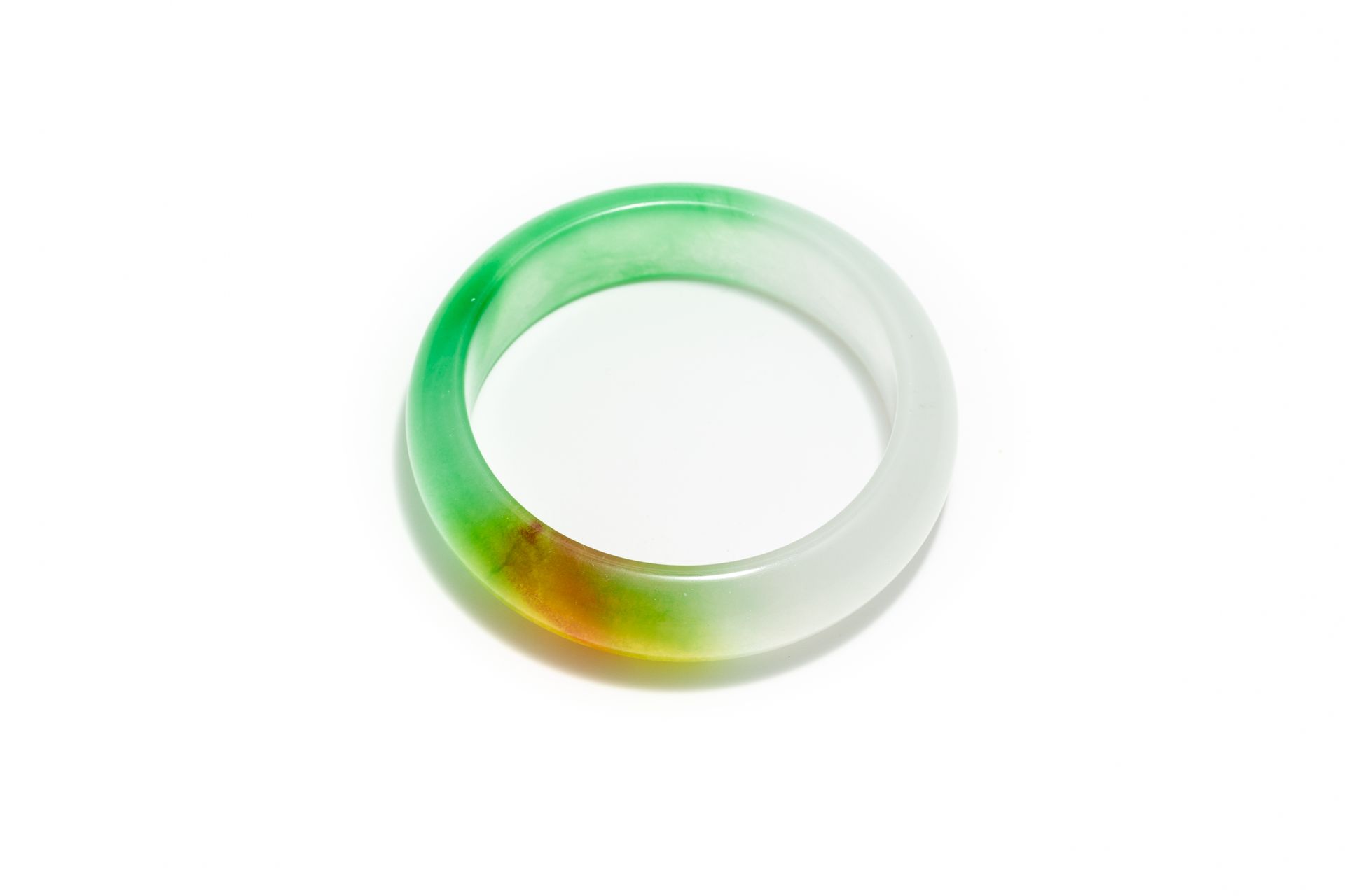 Null Bracciale in giada jadeite di colore bianco mela verde e una vena di ruggin&hellip;