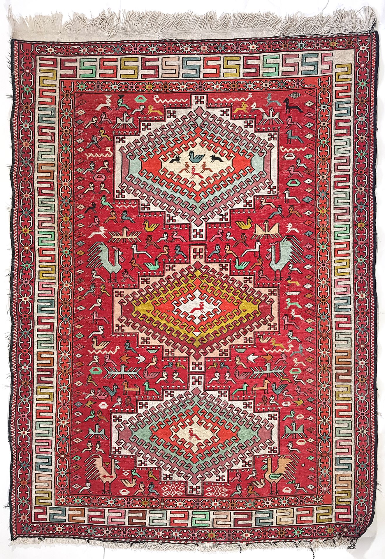 Null 丝绸苏玛克地毯 - 伊朗，约1980年

尺寸：141 x 97 cm

技术特点：针法，挂毯技术，丝基上的丝线

总体状况良好

红宝石领域的动物装&hellip;