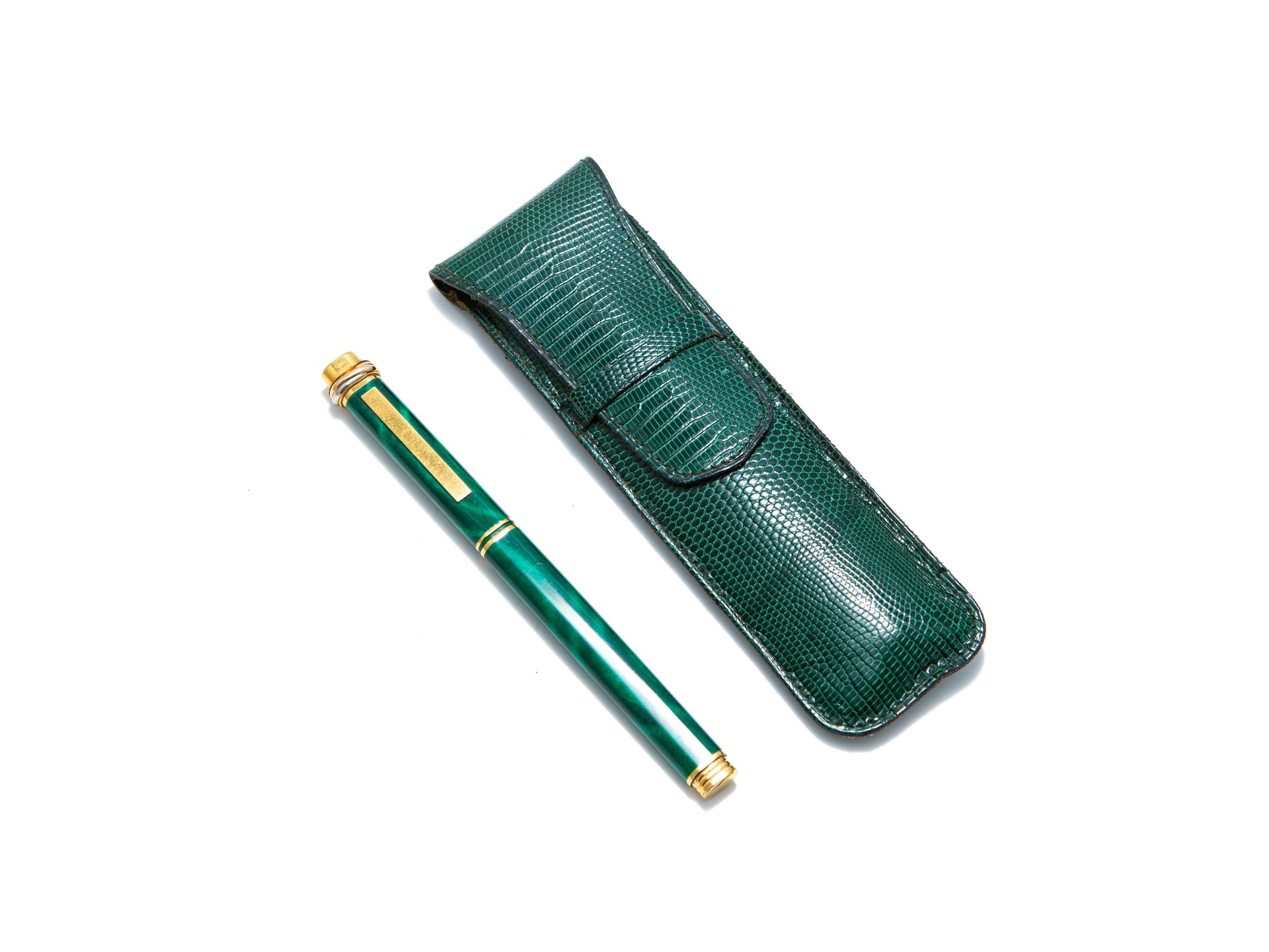 Null CARTIER 

Ballpoint pen lacquered in imitation of malachite and gilt metal,&hellip;