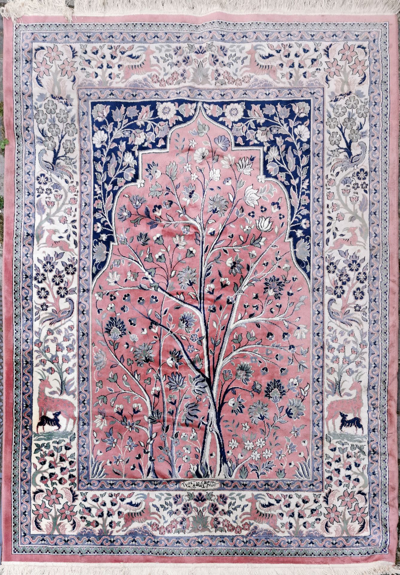Null Mechanical carpet decorated with tree of life on a parma background around &hellip;