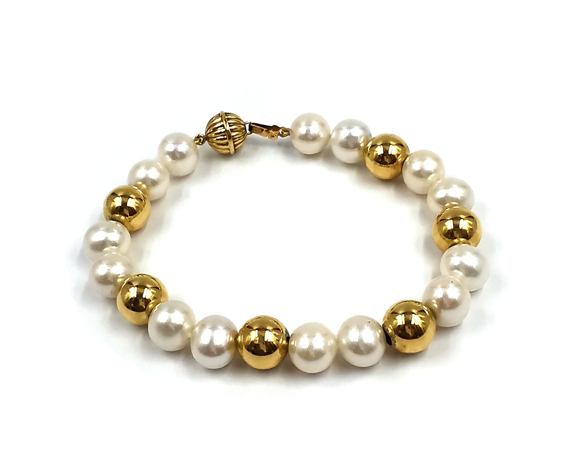 Null Armband verziert mit einer Abwechslung von Zuchtperlen und Perlen in Gold 1&hellip;