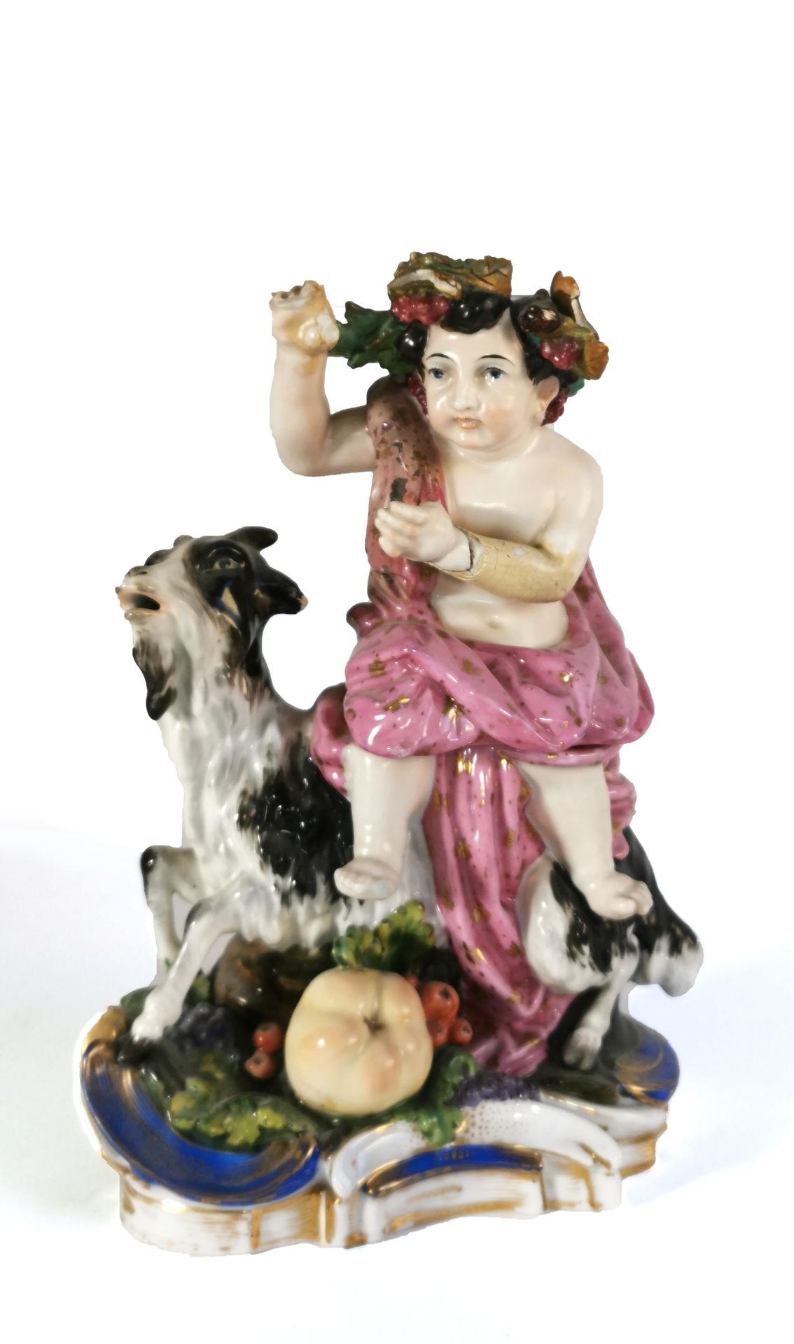 Null Tisanière en porcelaine représentant Bacchus enfant sur une chèvre

H. 31 x&hellip;