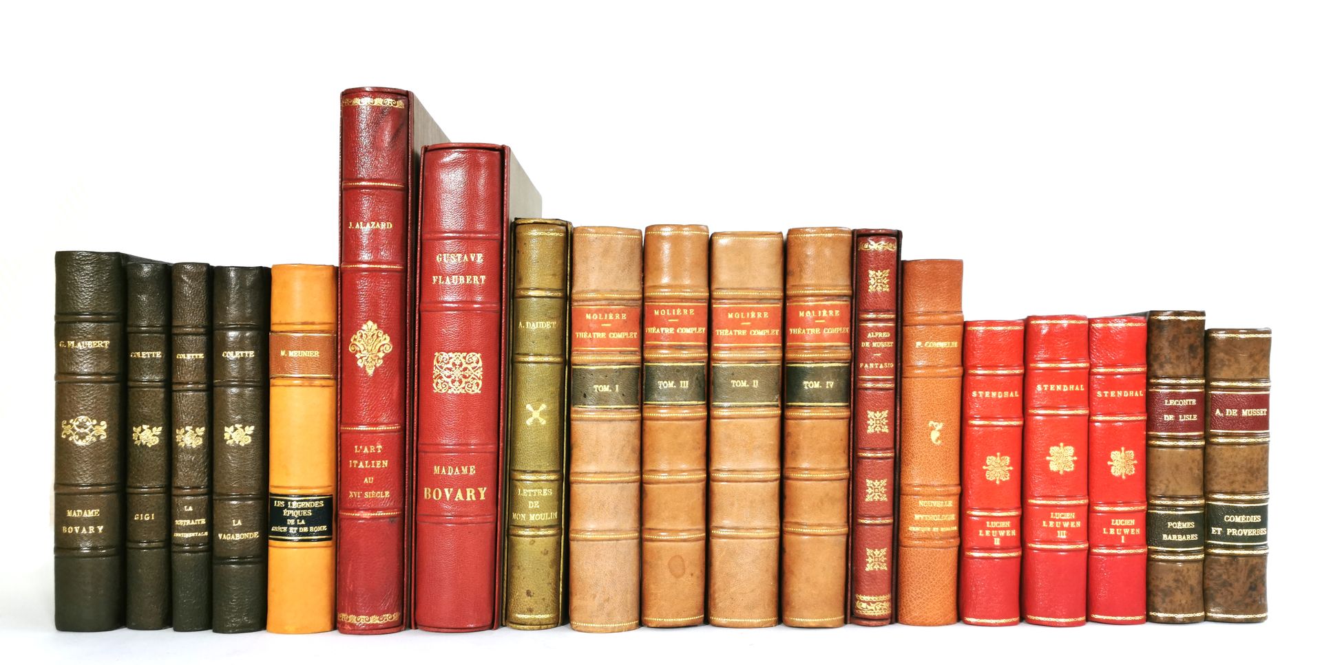 Null LITTÉRATURE

Dix-neuf volumes divers formats dont : 

- DAUDET, Les lettres&hellip;