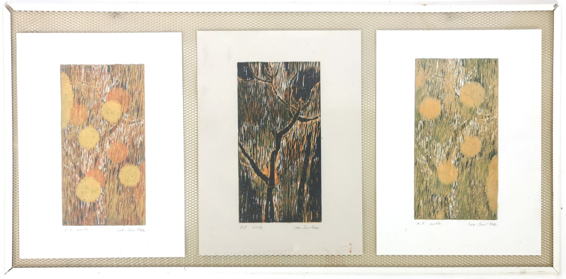 Null 李新熙（21世纪学校

树》，2013年

三幅彩色蚀刻画的组合，有签名、编号和日期的AP

每个42 x 29.5厘米

有框（50 x 100.5&hellip;