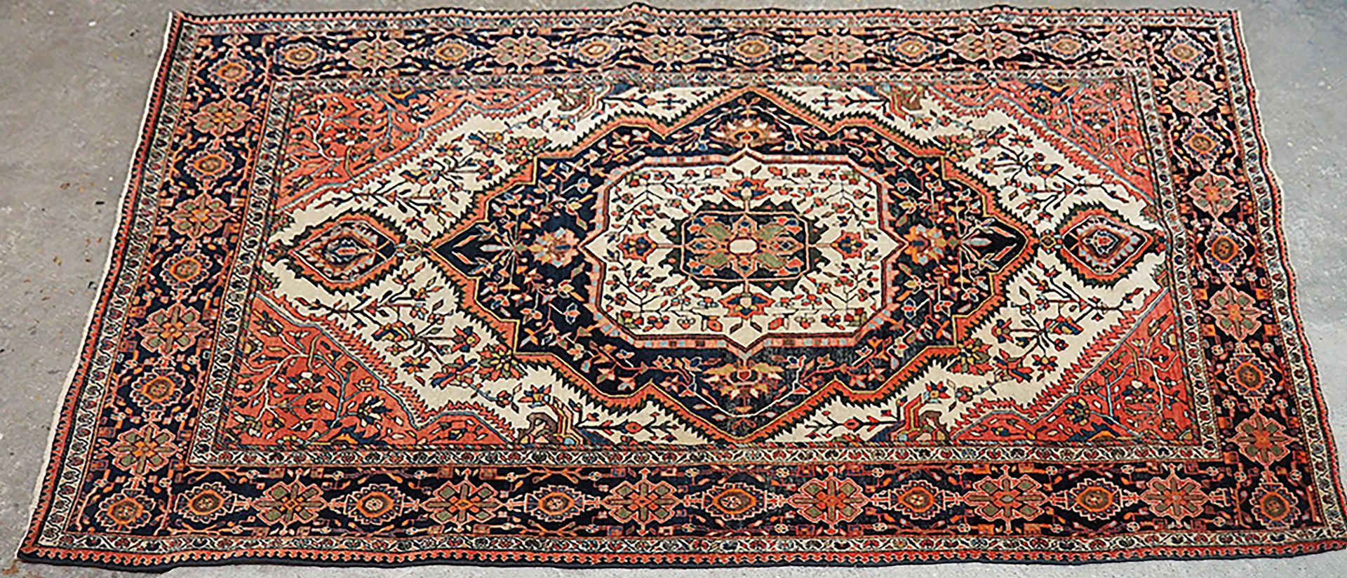 Null 大不里士的古老和晚期的Djaffer - 伊朗

20世纪初

尺寸：200 x 132 cm

棉质基础上的高质量丝质羊毛绒

美丽的多色性

状况&hellip;