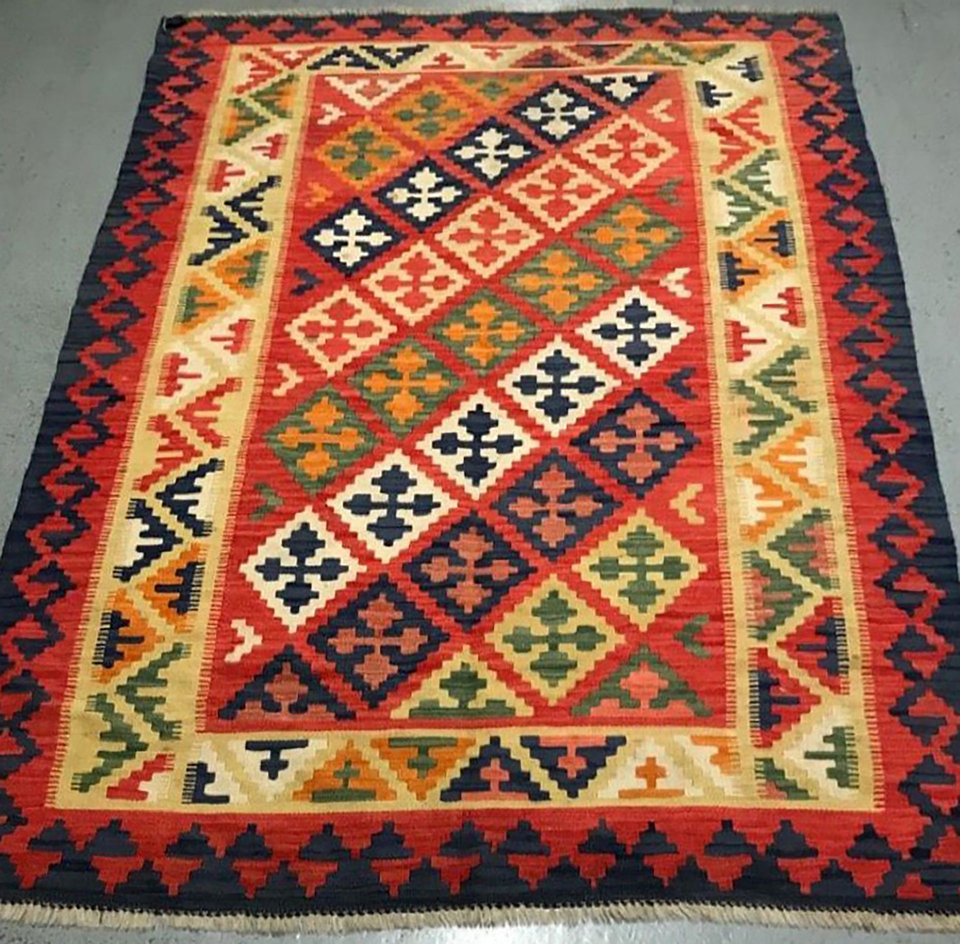Null 土耳其的Kilim konya--土耳其

约1980年

尺寸 : 195 x 155 cm

技术特点

针线活

双面

挂毯技术

美丽的多色&hellip;