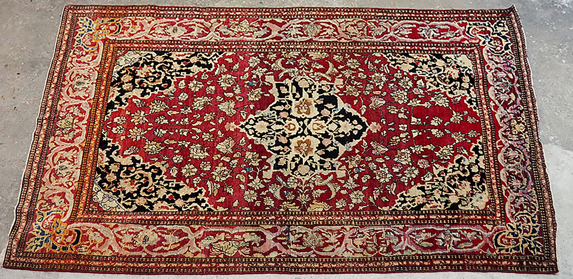 Null Tardo e antico Isfahan - Persia 

Tardo 19° - inizio 20° secolo

Dimensione&hellip;
