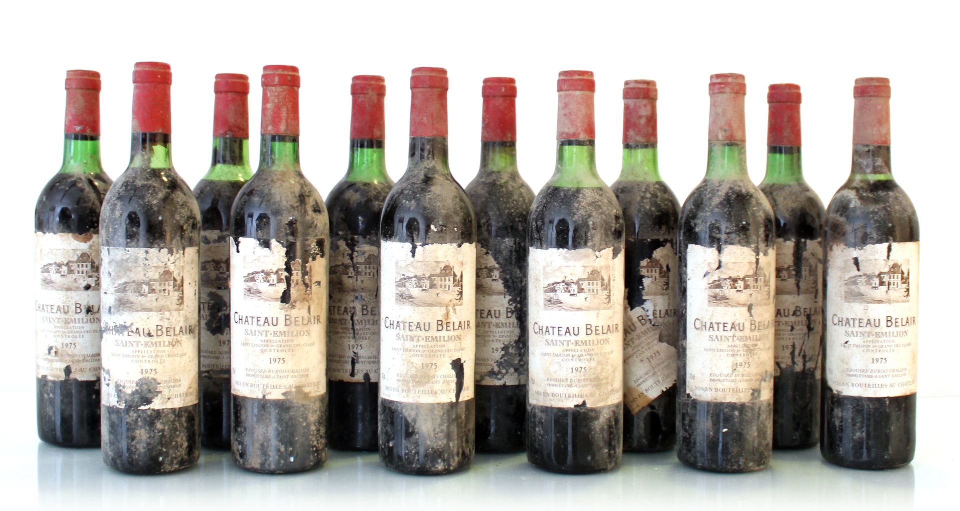 Null 12 botellas CHÂTEAU BELAIR

Año : 1975

Denominación : GCC 1B SAINT-ÉMILION&hellip;