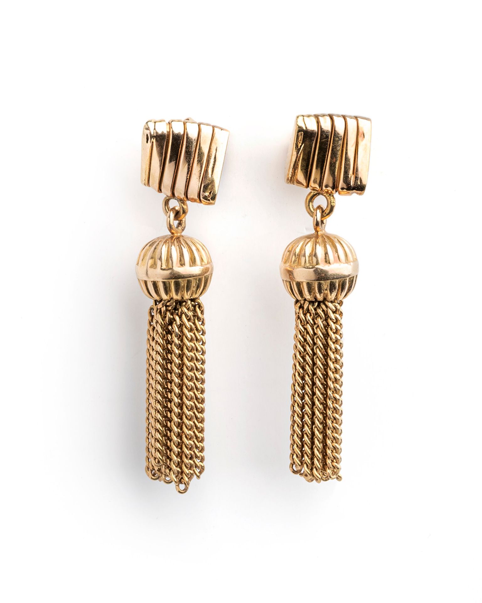 Null Paar "Pompon"-Ohrhänger aus 18 Karat Gelbgold (750 Tausendstel).
Länge: 4 c&hellip;