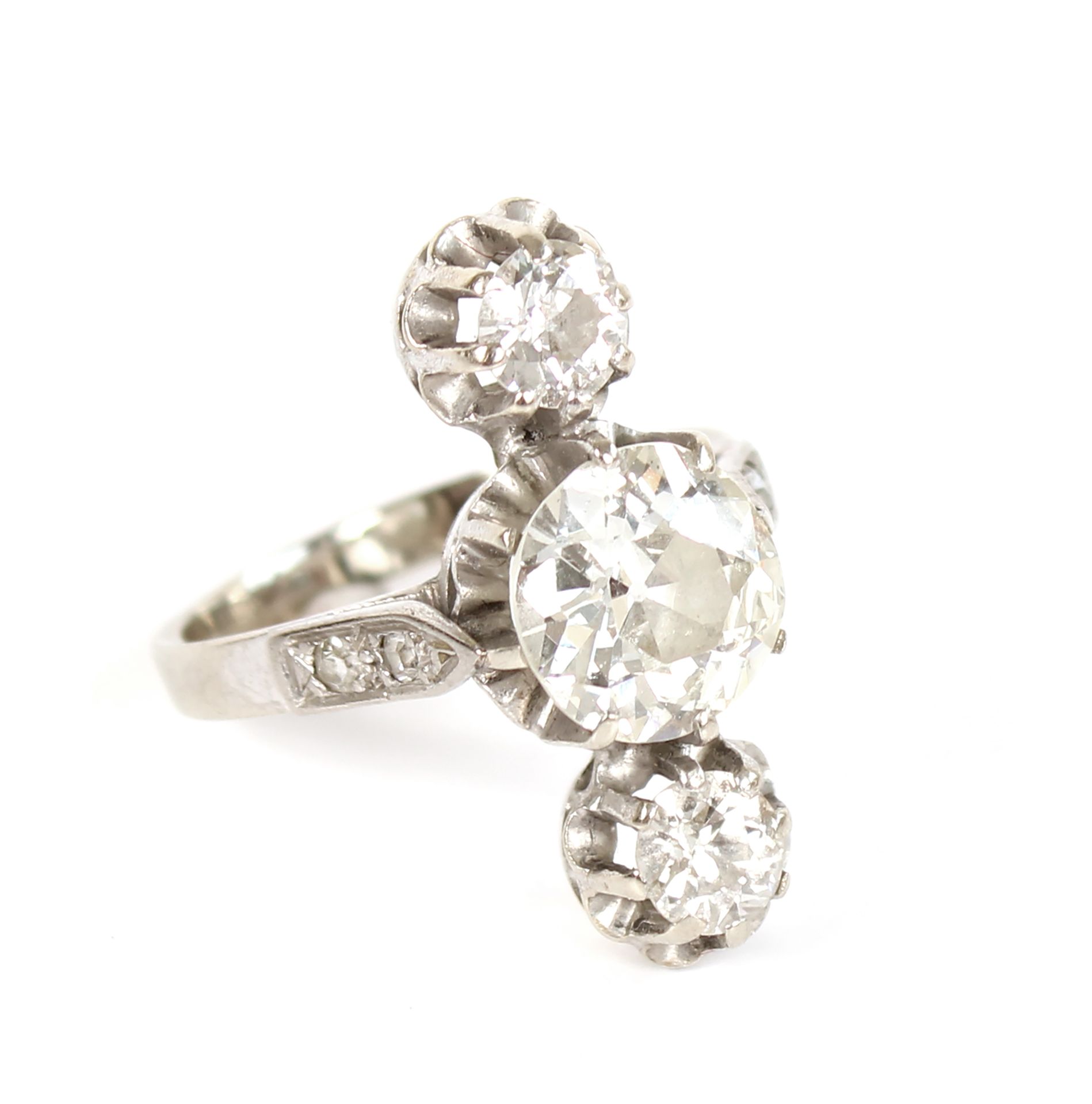 Null Ring mit drei Diamanten in 18 Karat Weißgold (750 Tausendstel), besetzt mit&hellip;