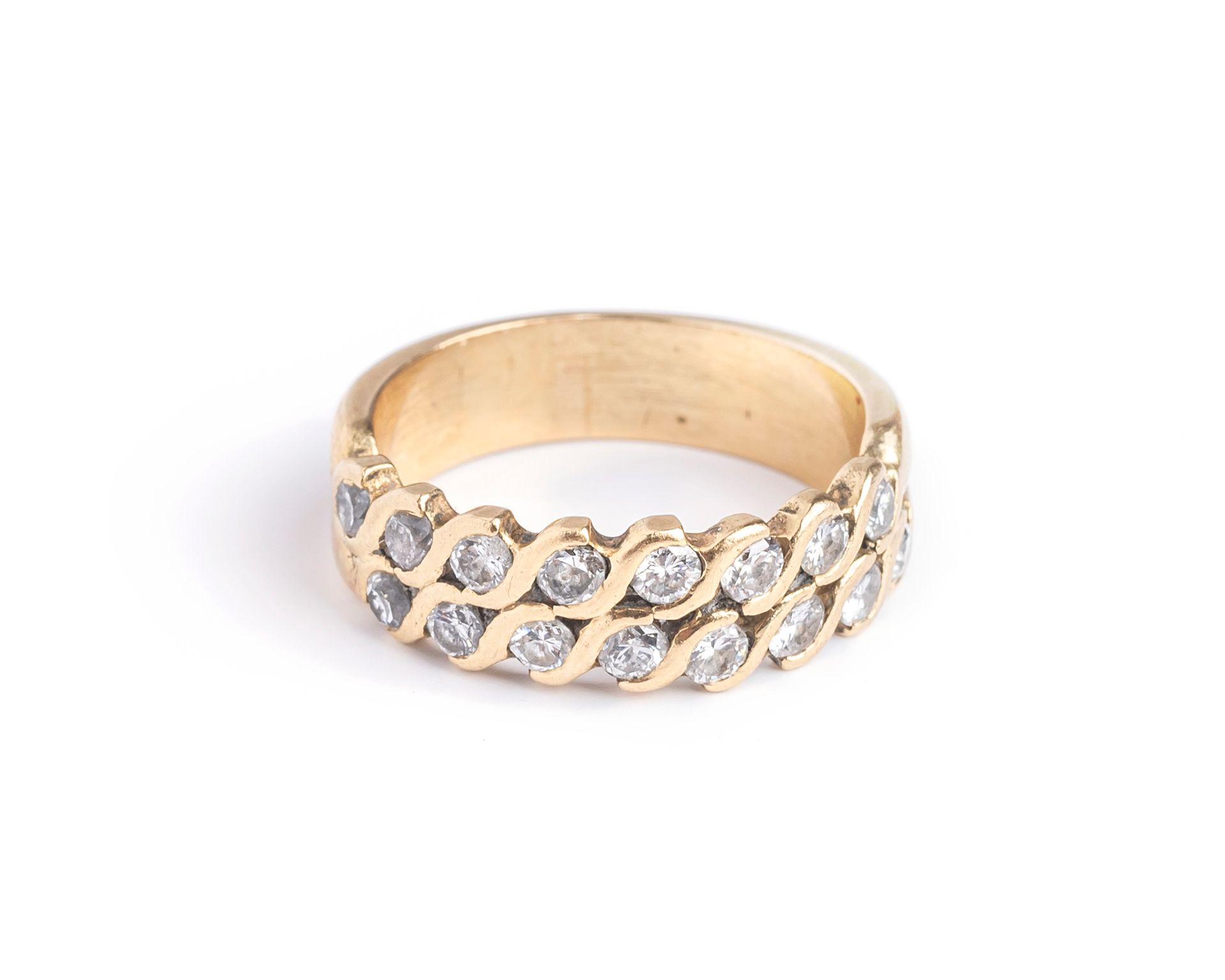 Null 18K（750千分之一）黄金半婚戒，镶嵌两行圆形明亮式切割钻石
手指尺寸：50
毛重 : 5.4克