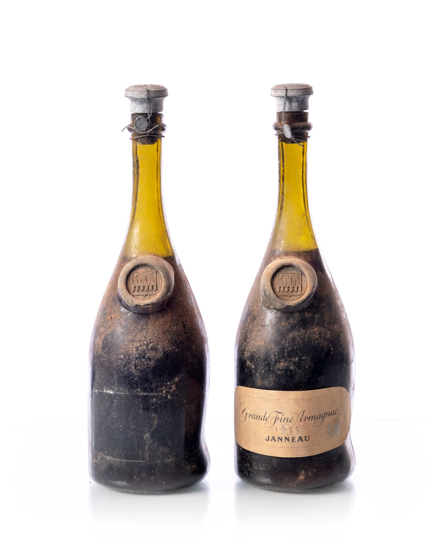 Null 2 Flaschen (70 cl. - 42°) BAS-ARMAGNAC Grande Fine JANNEAU.
Jahr: 1935
Beze&hellip;