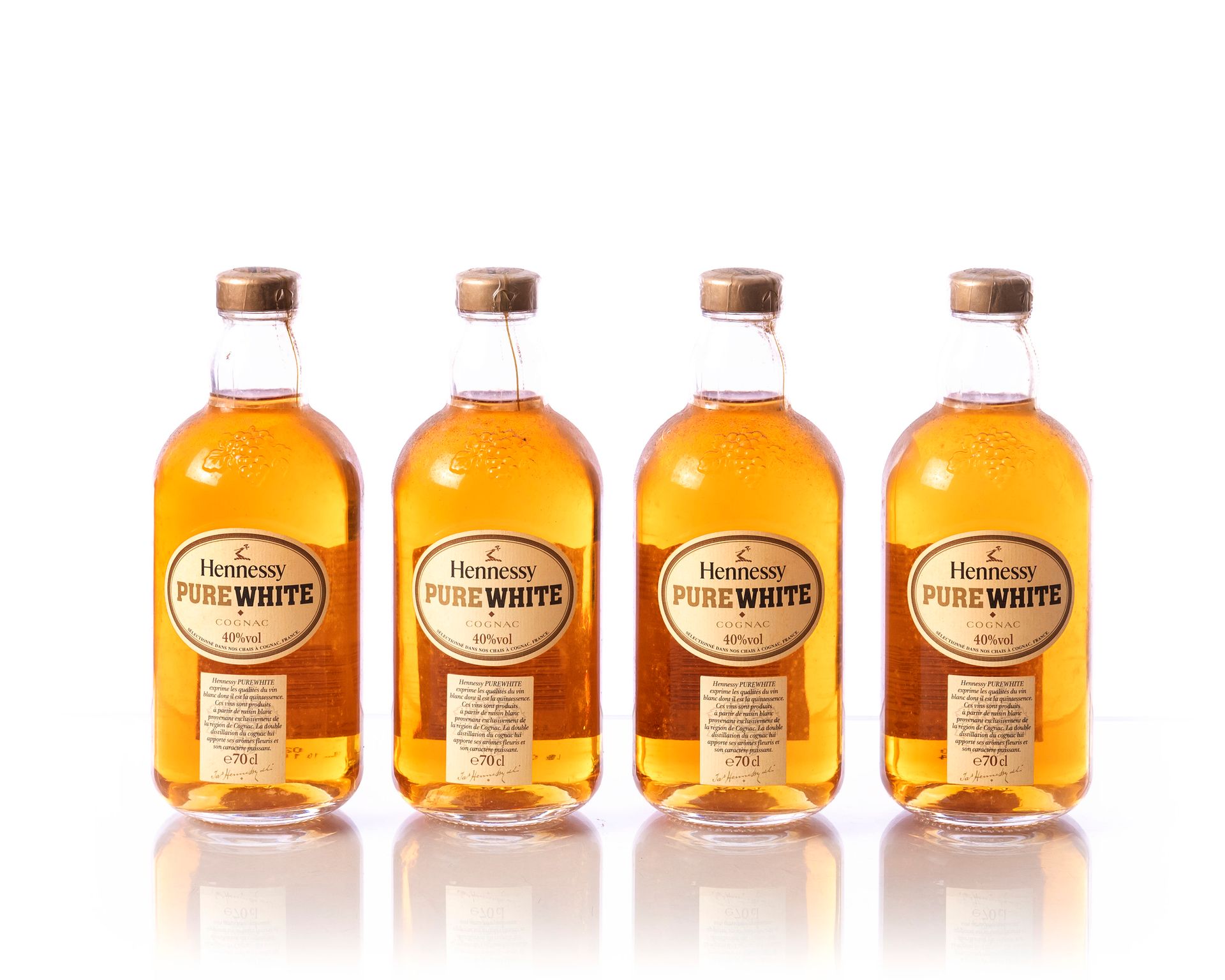 Null 4 bouteilles (70 cl. - 40°) COGNAC HENNESSY Pure White
Année : NM
Appellati&hellip;